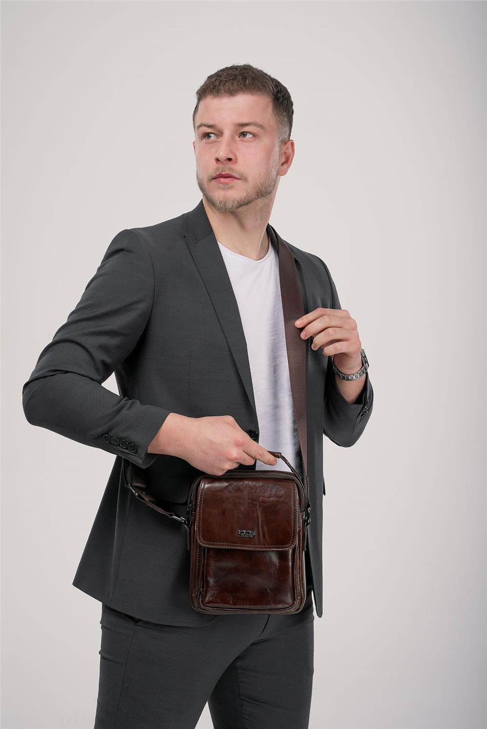 ÇÇÇS 31590 Hakiki Deri Askılı Çanta