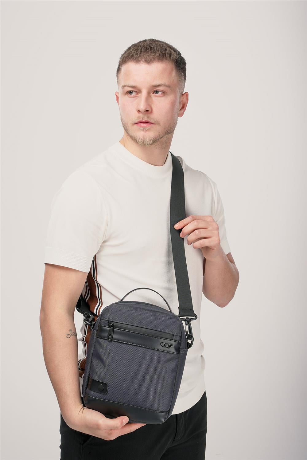 ÇÇS 31565 Askılı Çanta