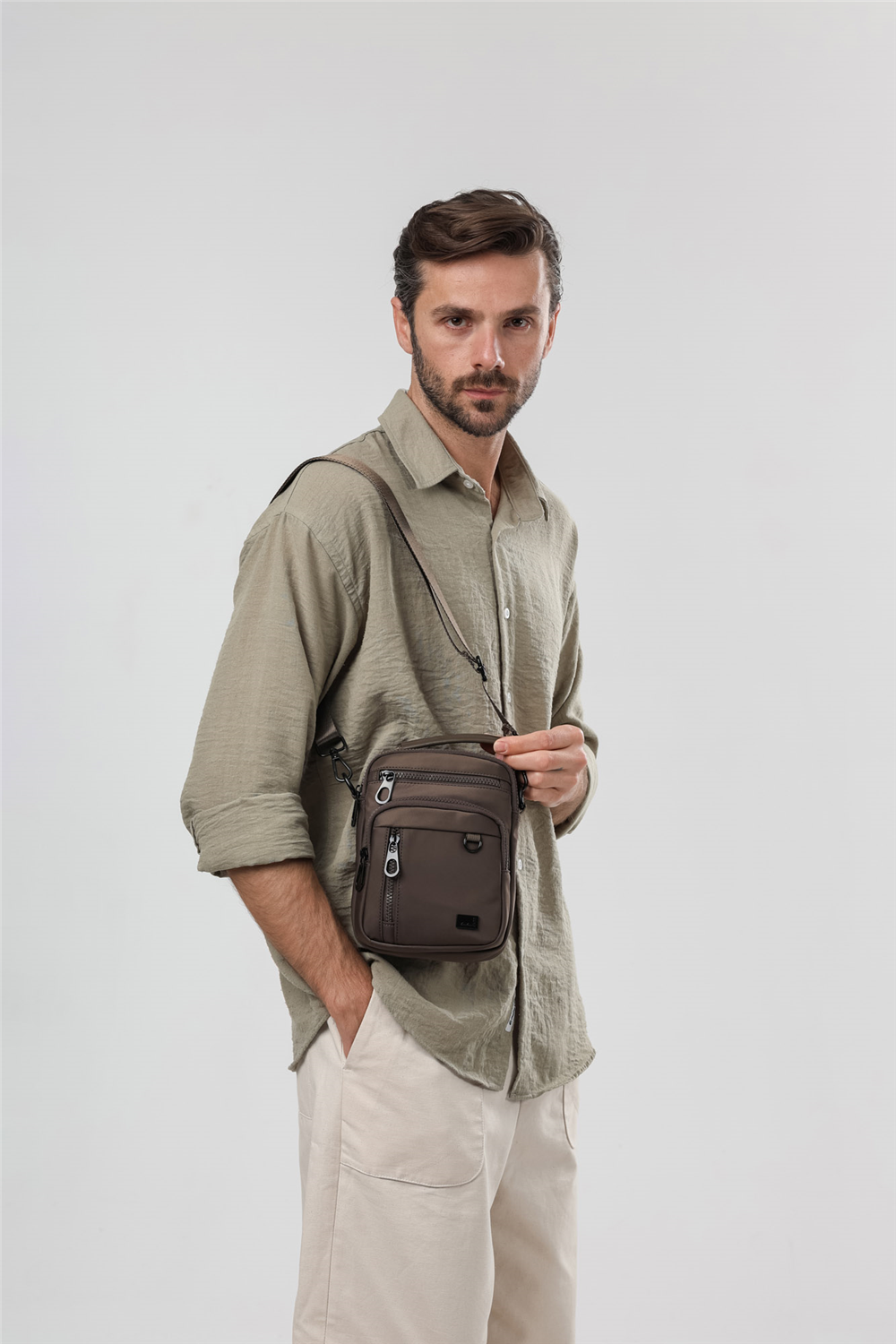 ÇÇS 31669 Askılı Çanta
