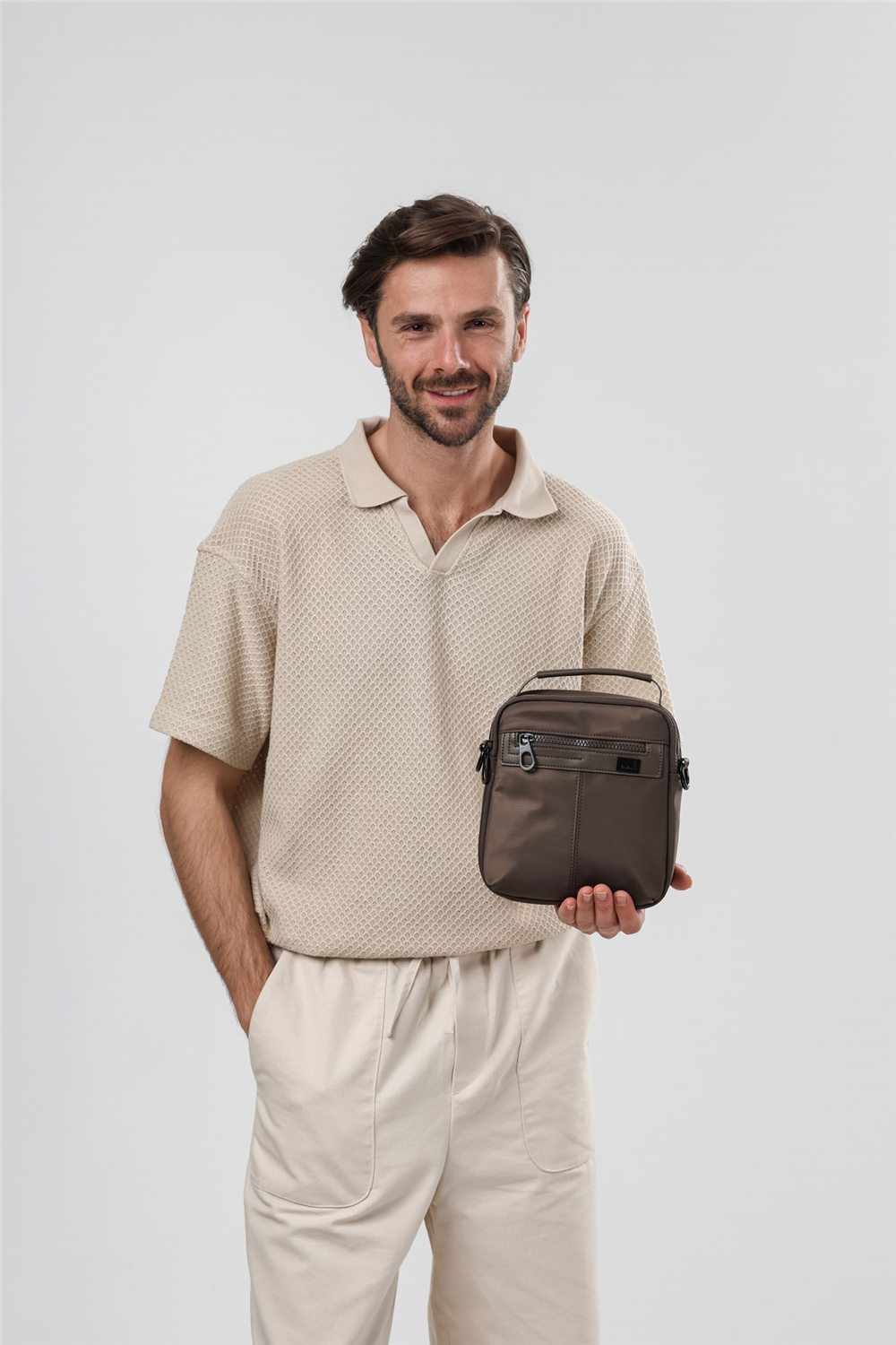 ÇÇS 31670 Askılı Çanta