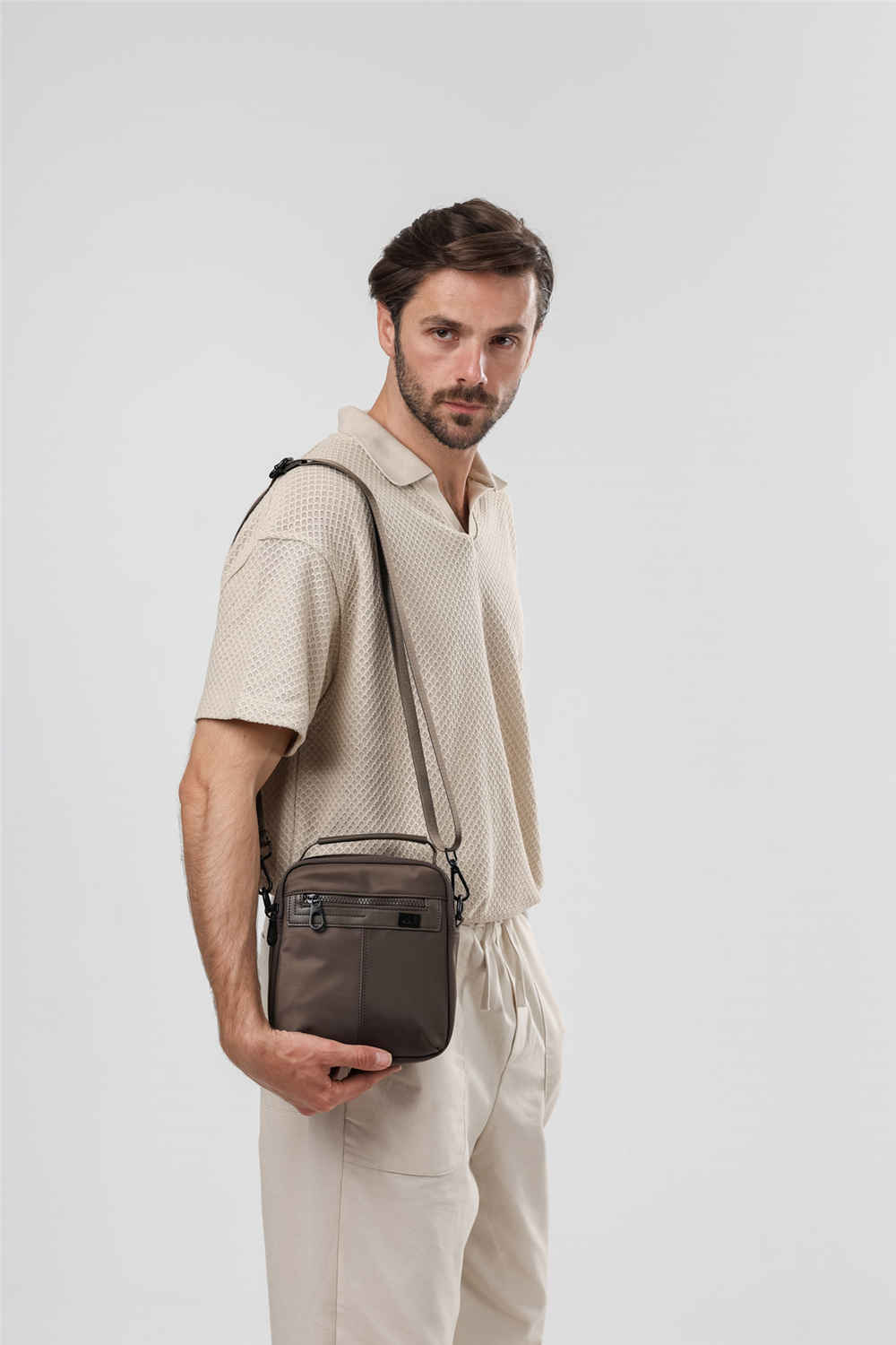 ÇÇS 31670 Askılı Çanta
