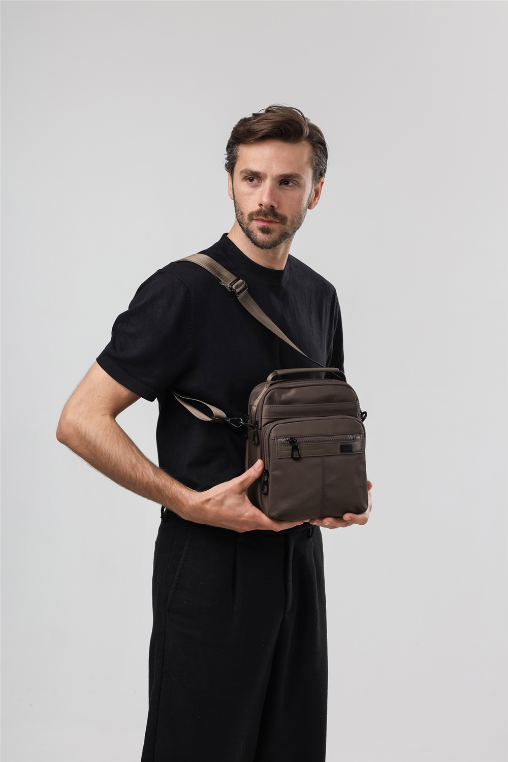 ÇÇS 31682 Askılı Çanta