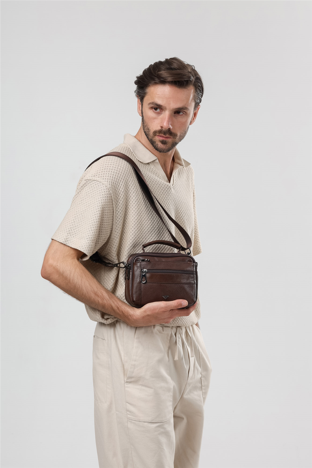 ÇÇS 31701 Hakiki Deri Askılı Çanta