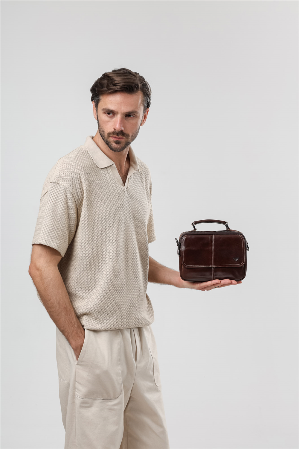 ÇÇS 31705 Hakiki Deri Askılı Çanta