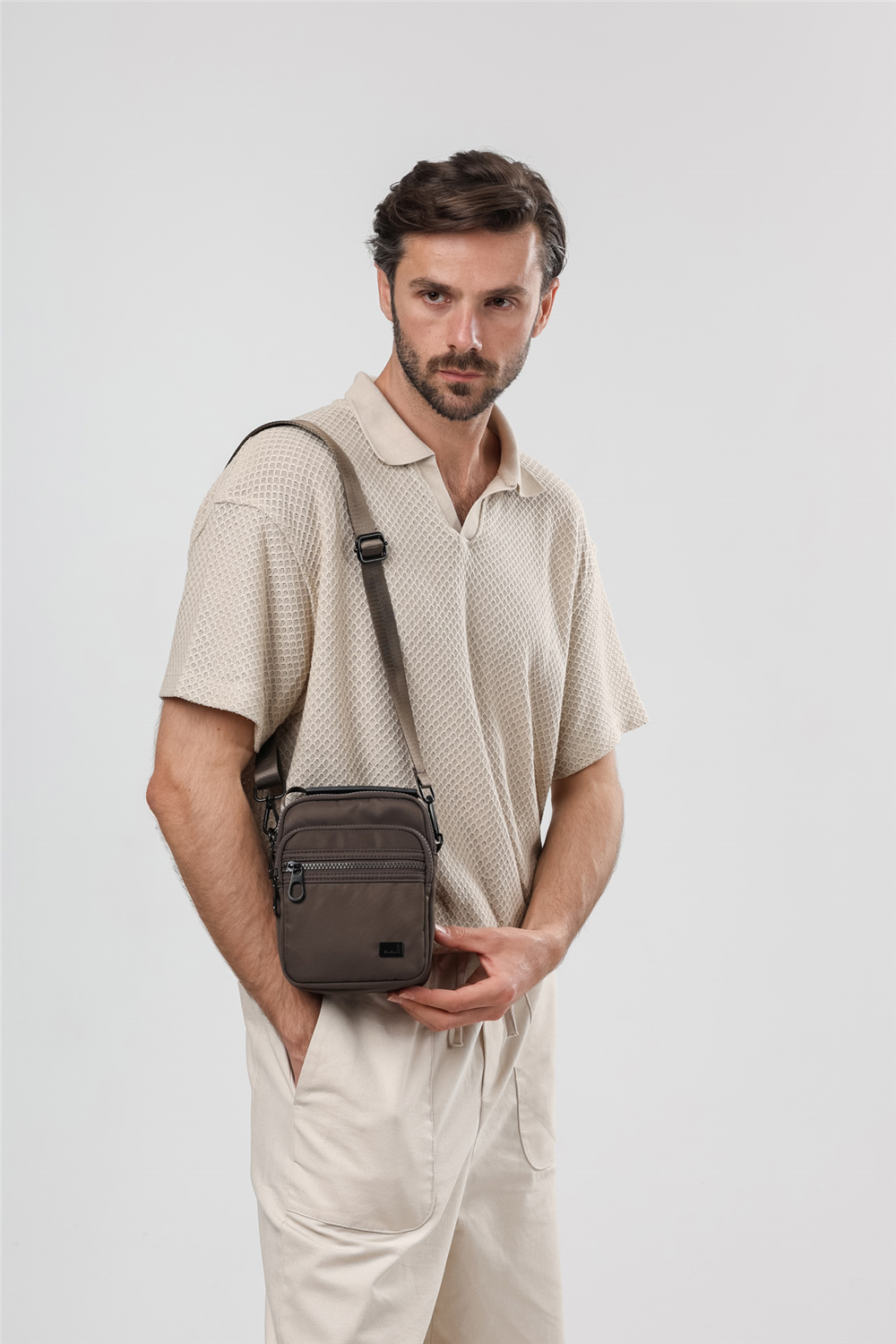 ÇÇS 31720 Askılı Çanta