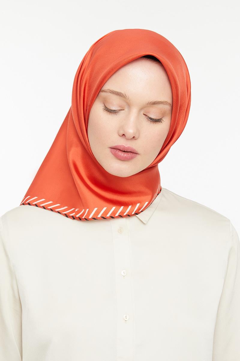 Levidor Nar Çiçeği Twill Saf İpek Eşarp