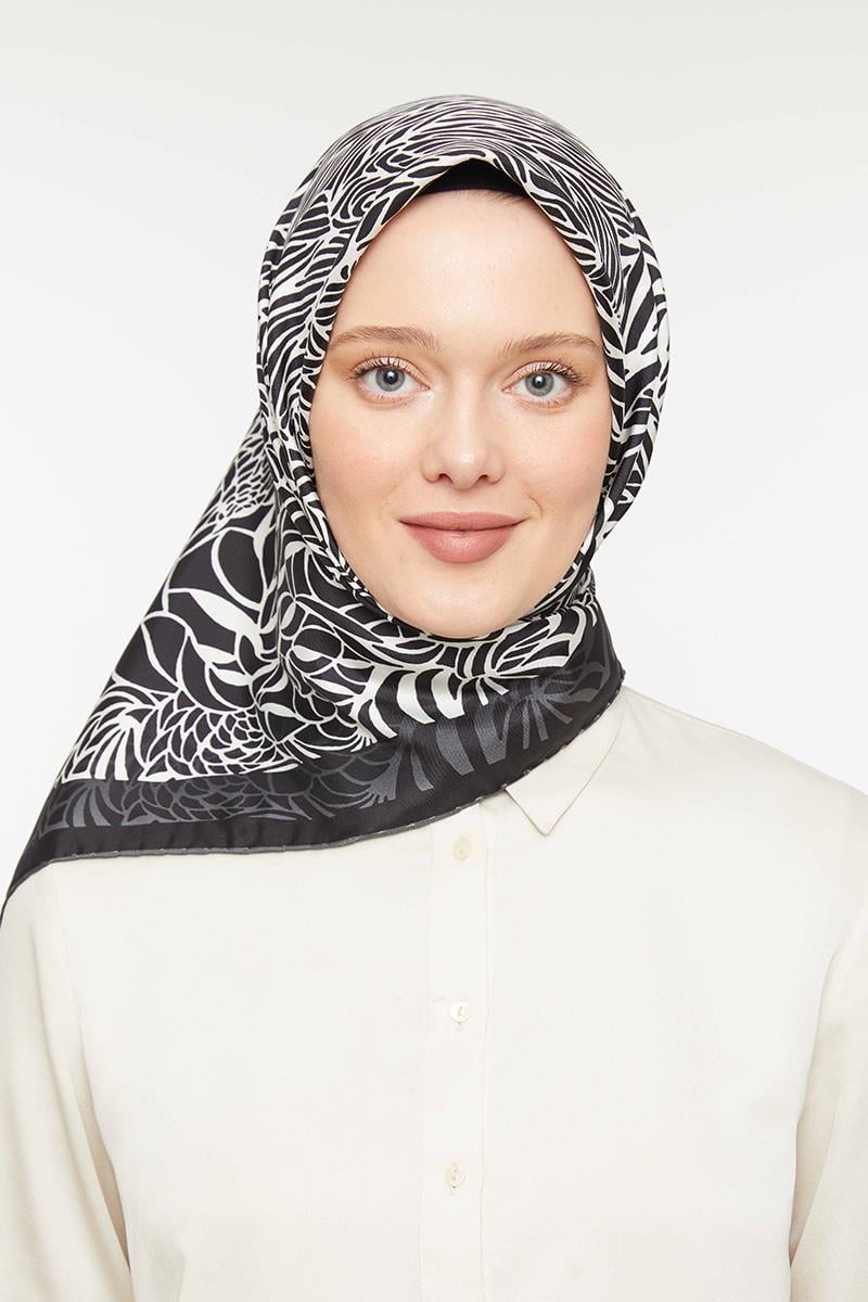Levidor Siyah Twill Saf İpek Eşarp