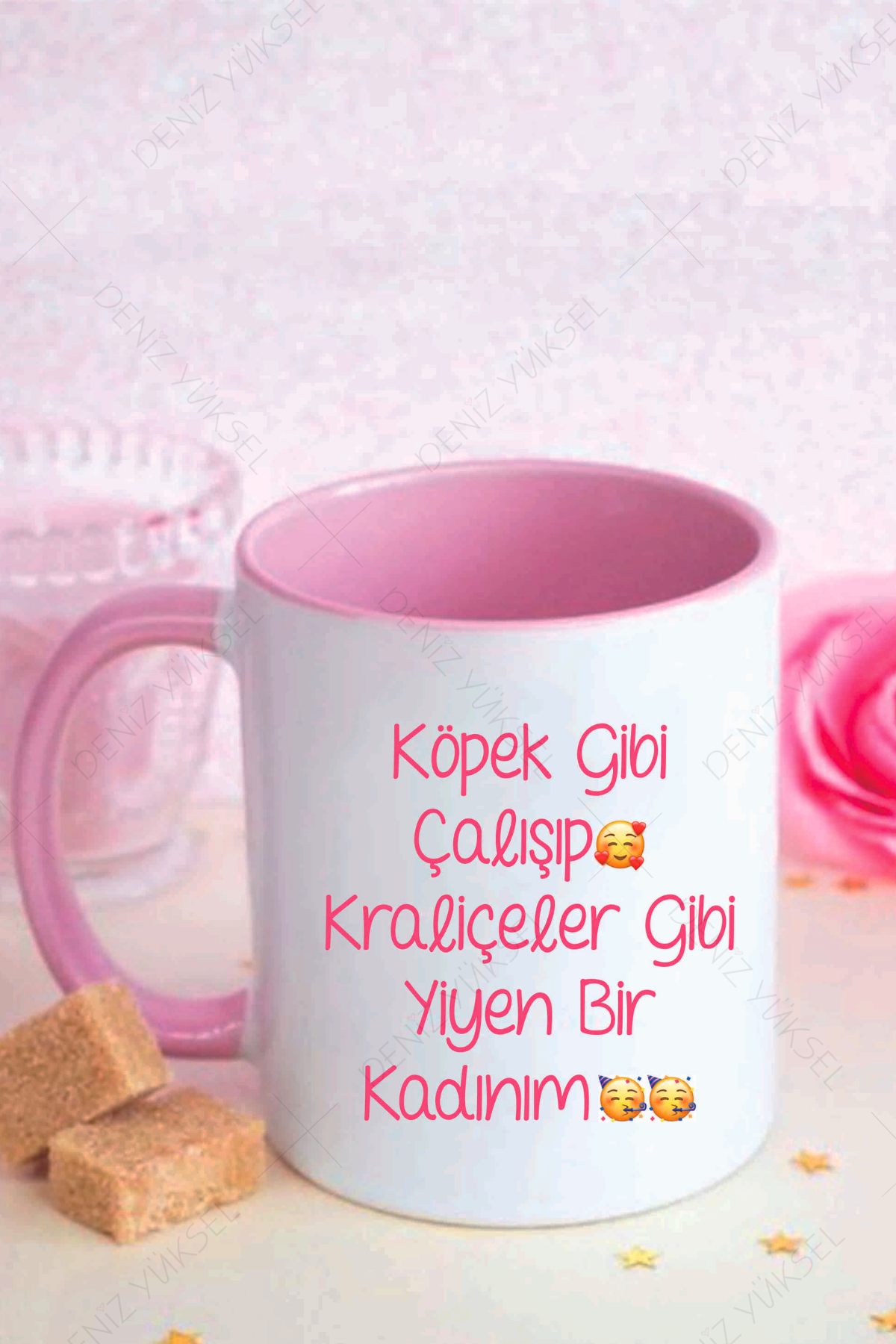 Köpek Gibi Çalışıp Kraliçeler Gibi Yiyen Bir Kadınım Kupa Bardak