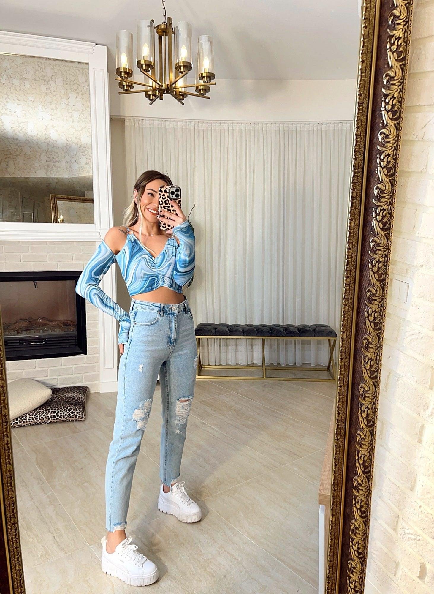 Açık Mavi Yırtık Paça Detay Mom Jean