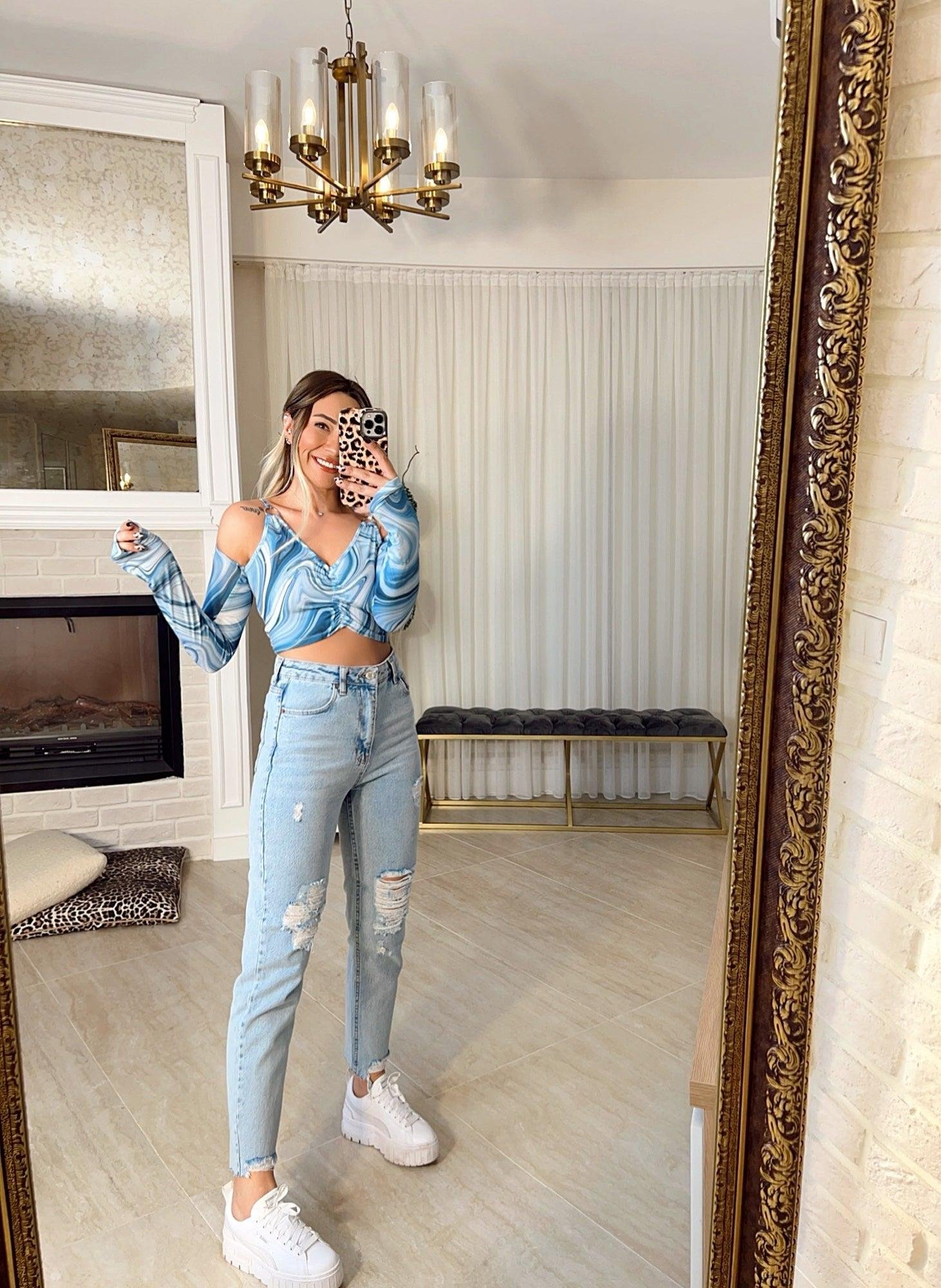 Açık Mavi Yırtık Paça Detay Mom Jean