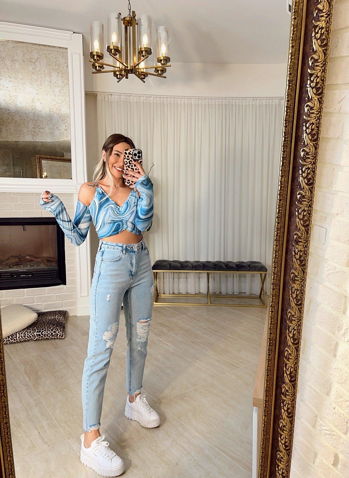 Açık Mavi Yırtık Paça Detay Mom Jean