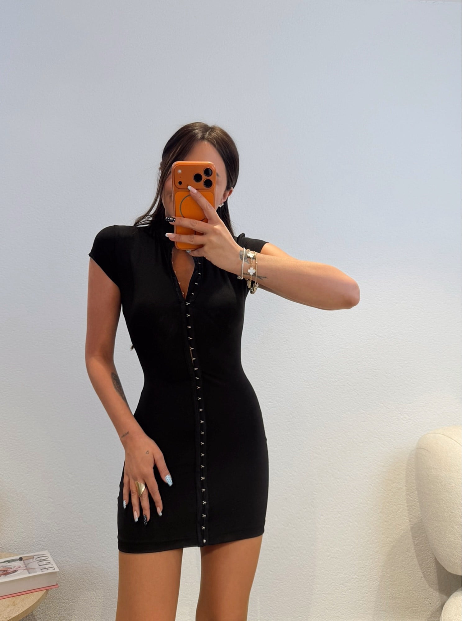 Agraflı Siyah Mini Elbise
