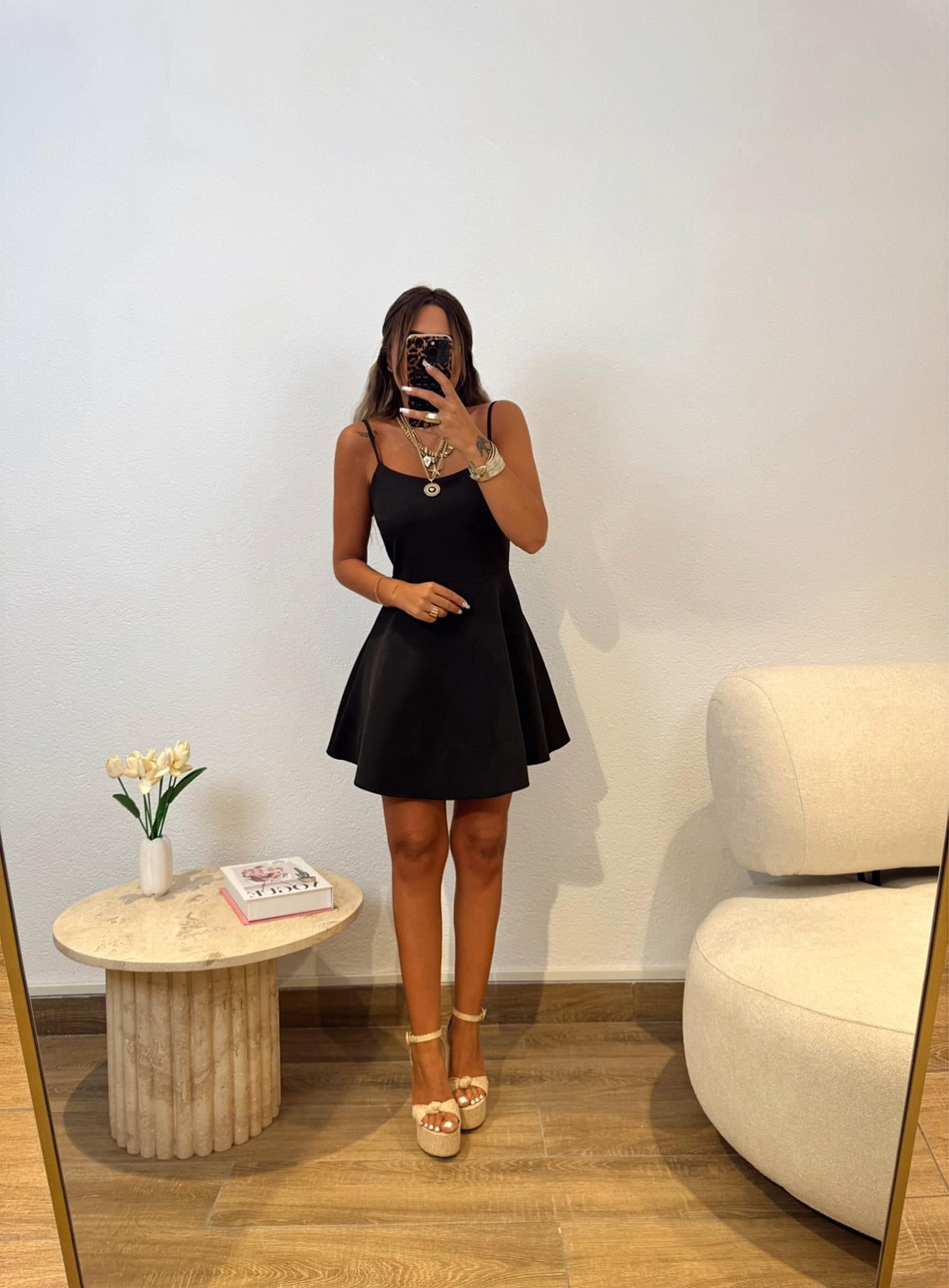 Askılı Volanlı Siyah Mini Elbise