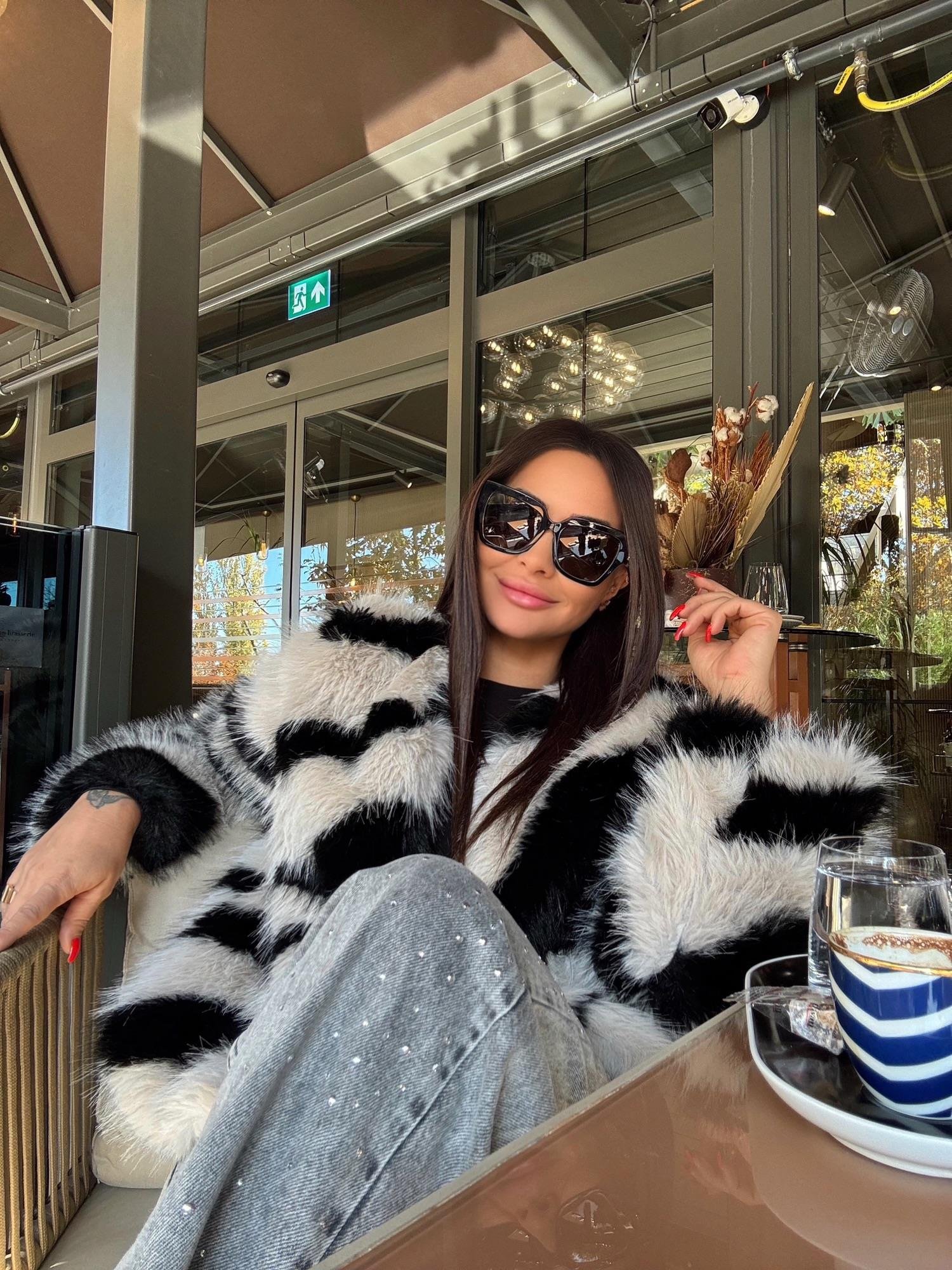 Bej-Siyah Desenli Kürk