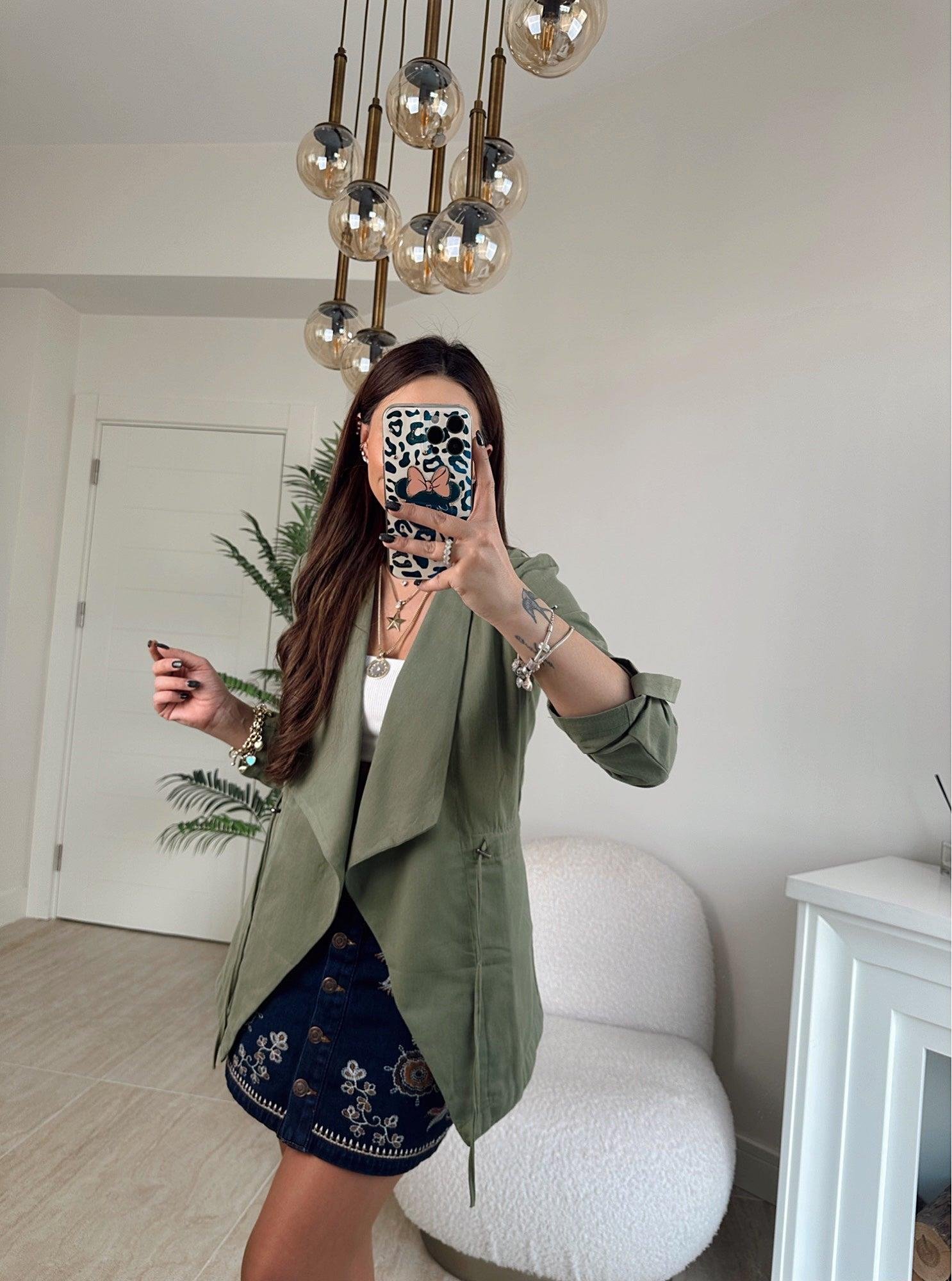 Belden Büzgülü Gabardin Ceket