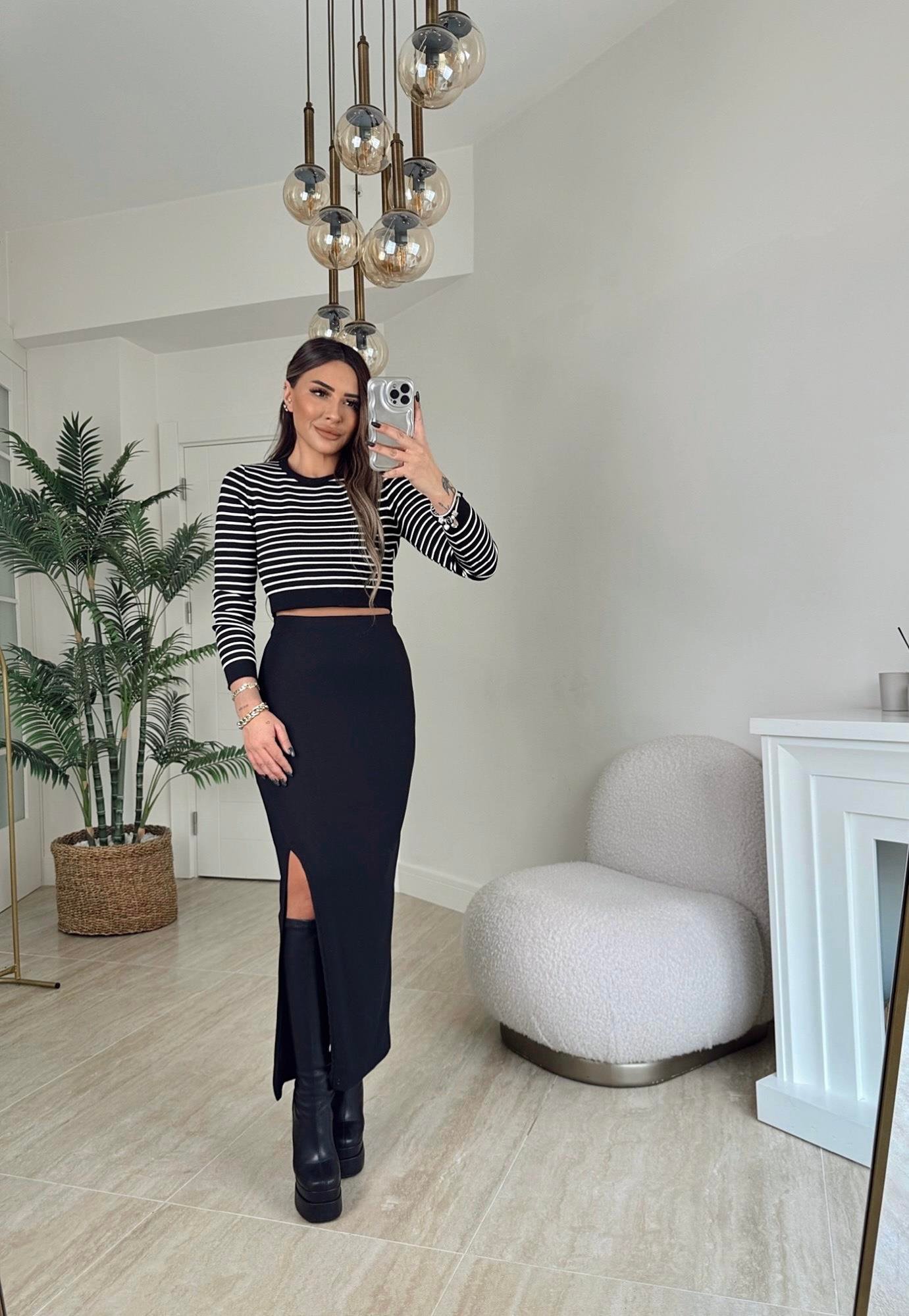 Bisiklet Yaka Çizgili Crop Kazak