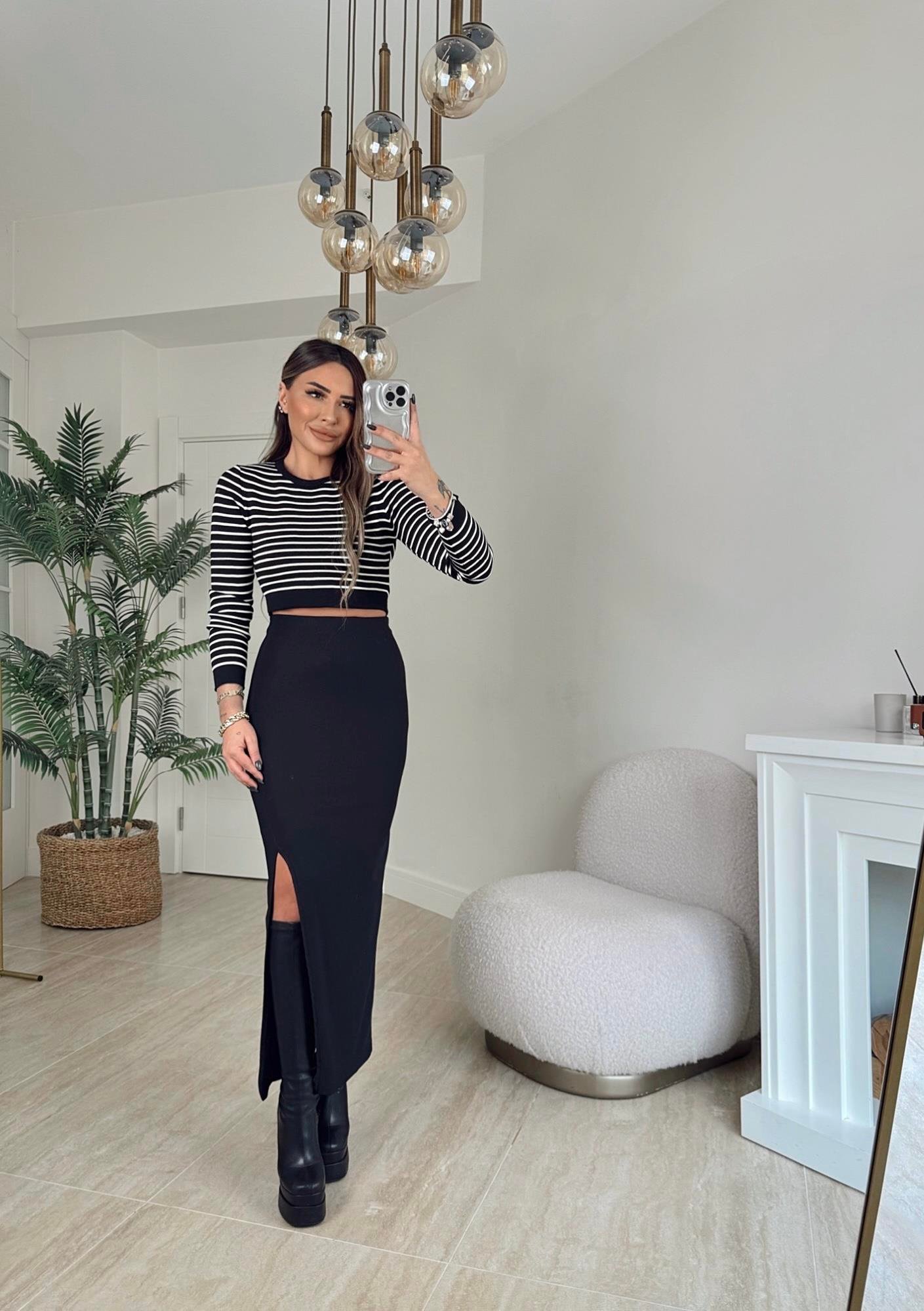 Bisiklet Yaka Çizgili Crop Kazak