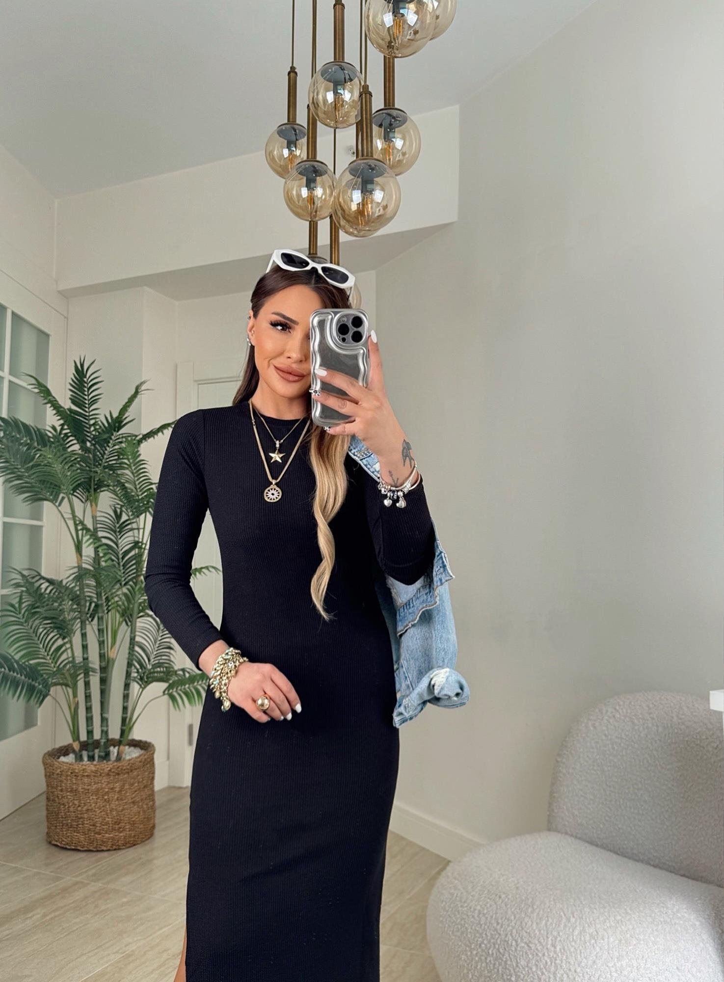 Bisiklet Yaka Yanı Yırtmaçlı Siyah Midi Elbise