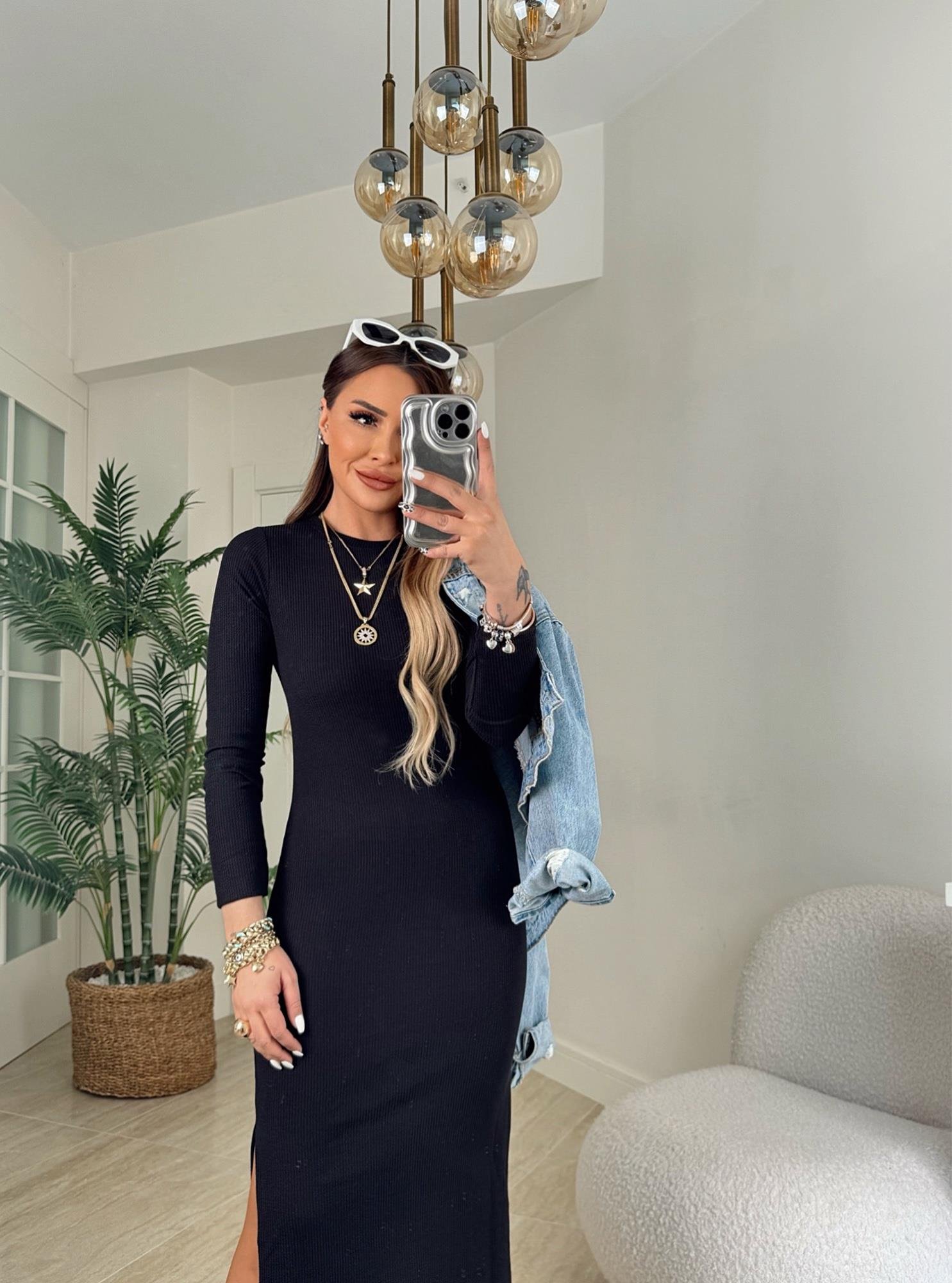 Bisiklet Yaka Yanı Yırtmaçlı Siyah Midi Elbise