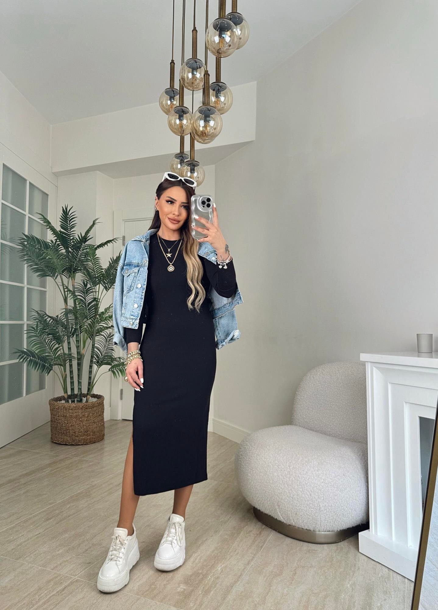 Bisiklet Yaka Yanı Yırtmaçlı Siyah Midi Elbise