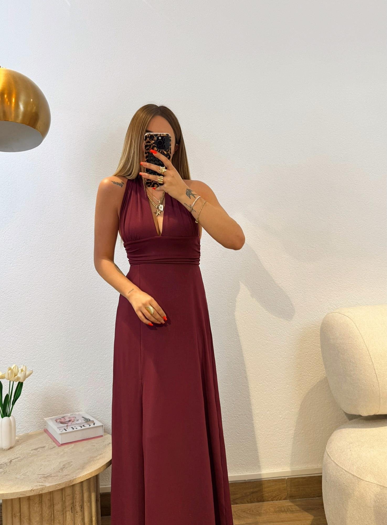 Boyundan Bağlanmalı Sırt Dekolte Bordo Yırtmaçlı Maxi Elbise