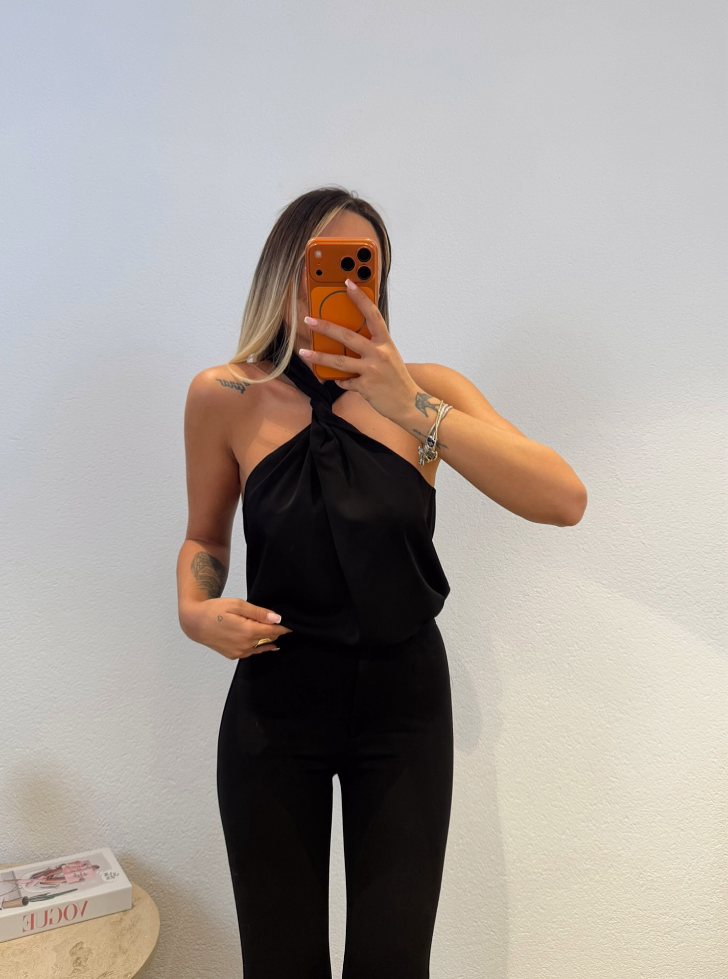 Çapraz Boyun Detay Saten Siyah Bluz