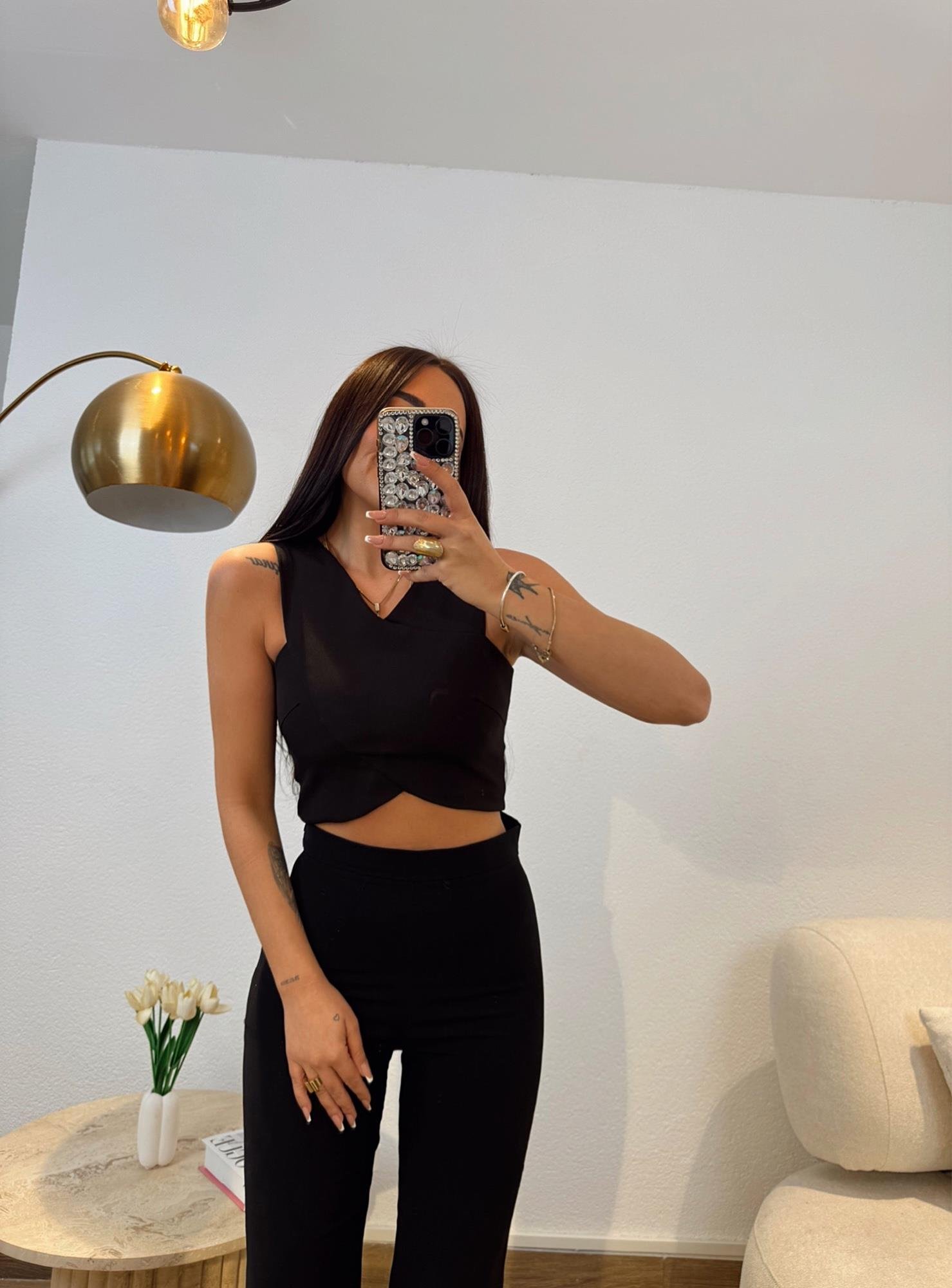 Çapraz Siyah Crop
