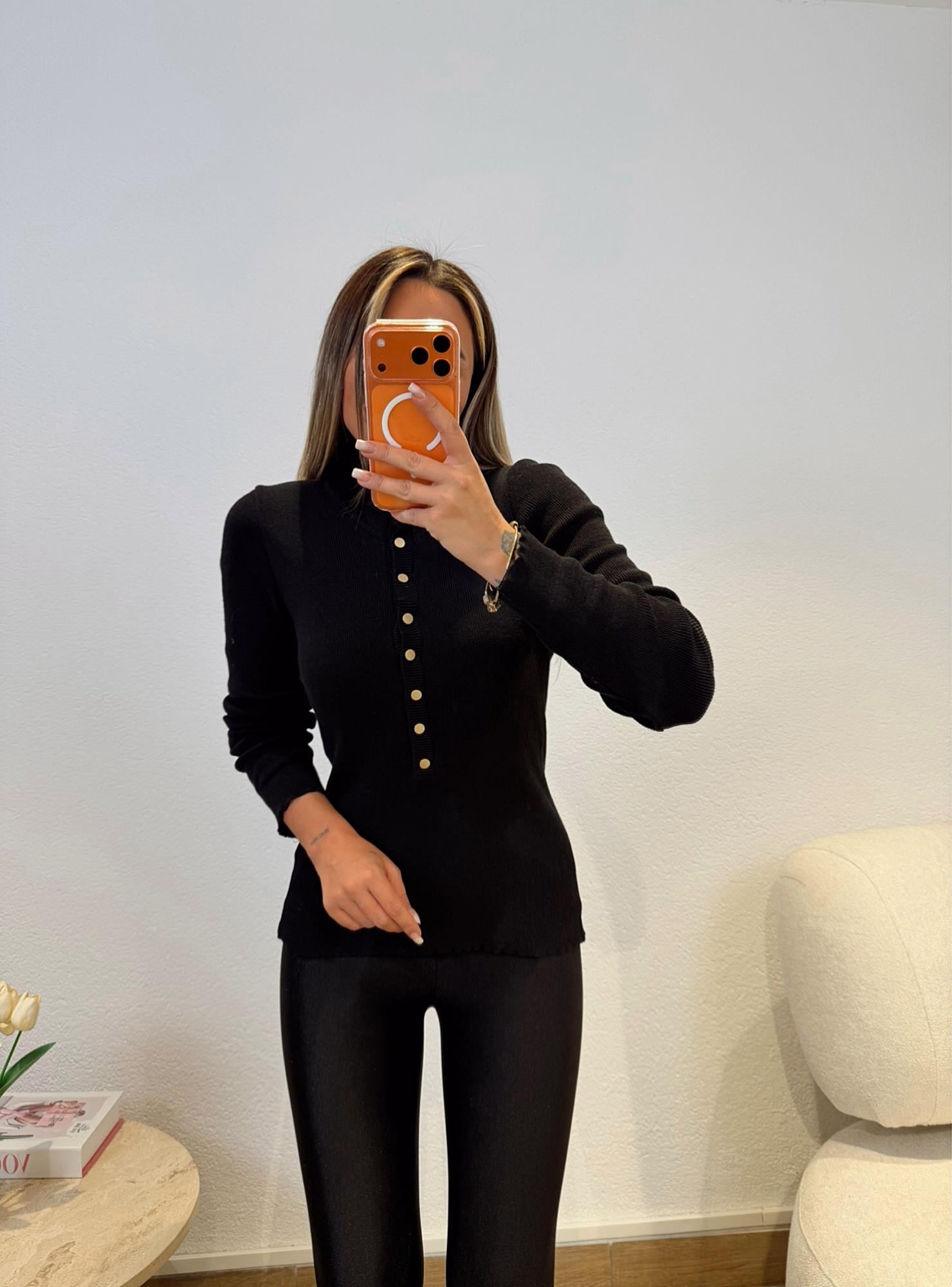 Çıtçıt Detay Siyah Triko