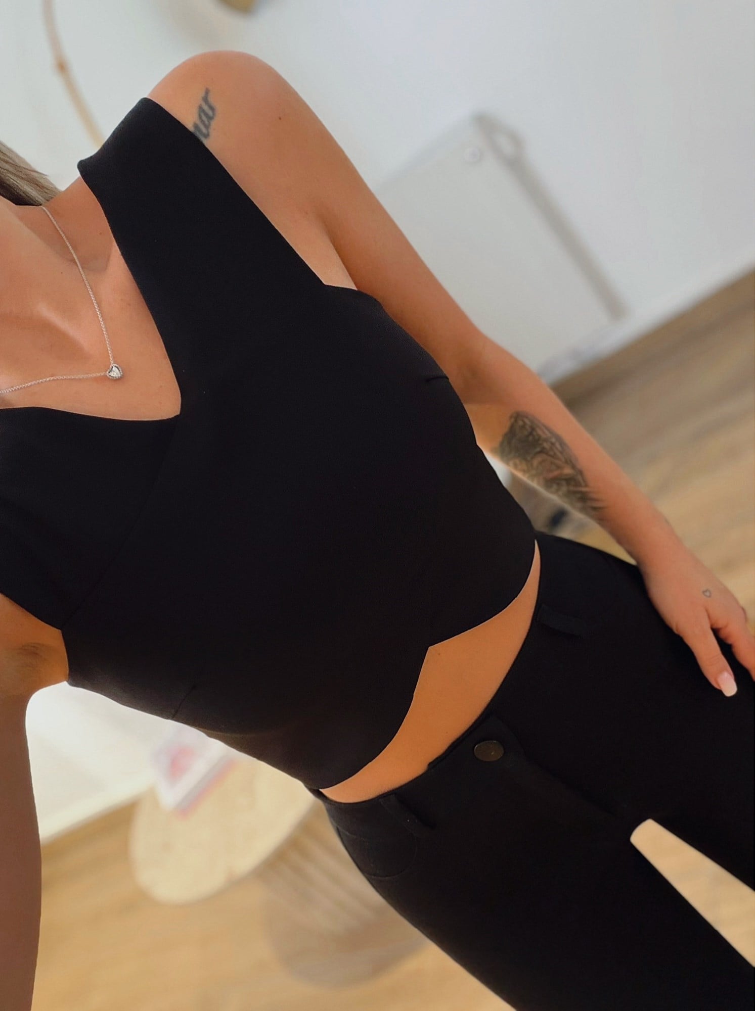 Crep Kumaş Siyah Crop
