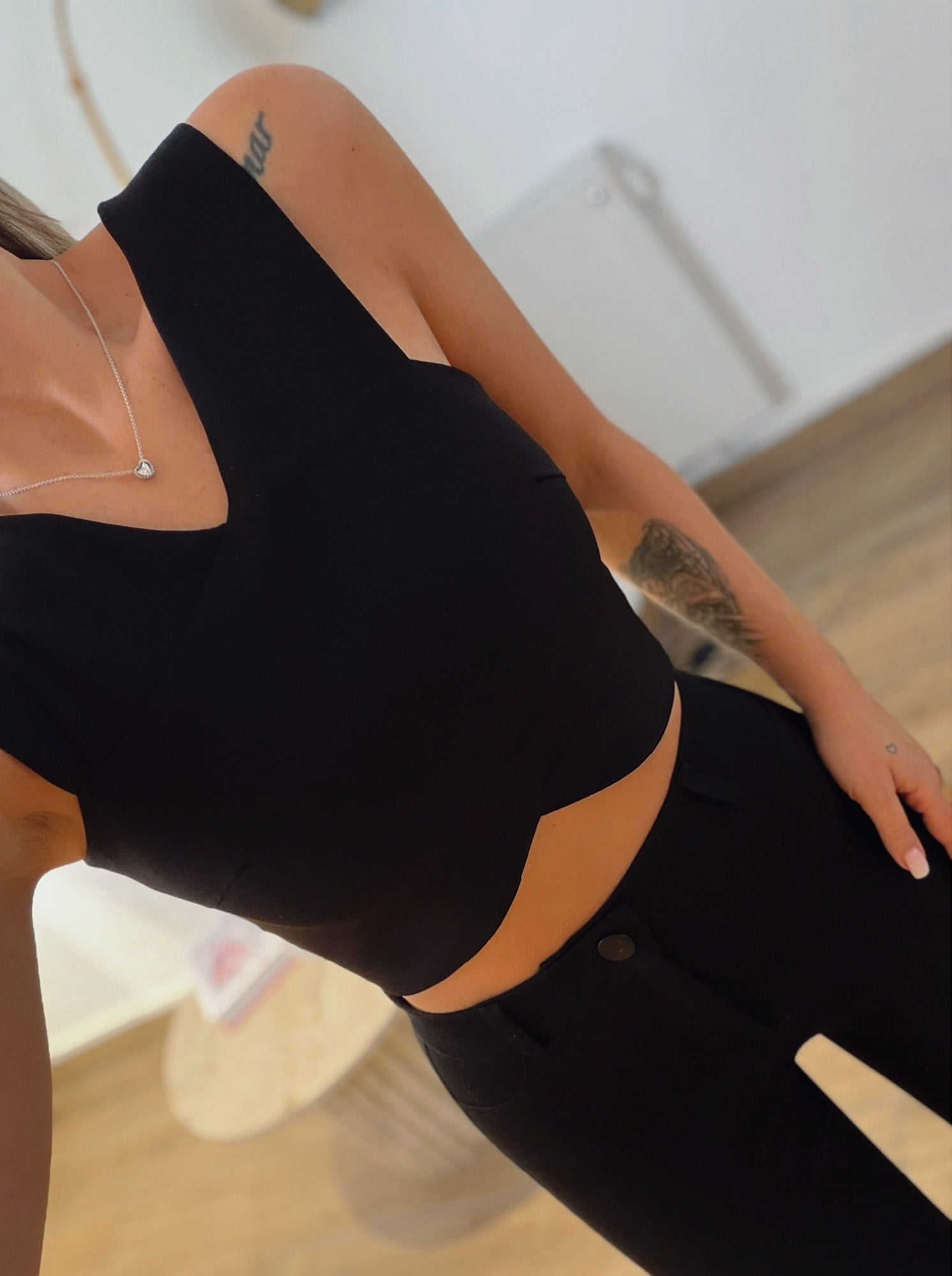 Crep Kumaş Siyah Crop