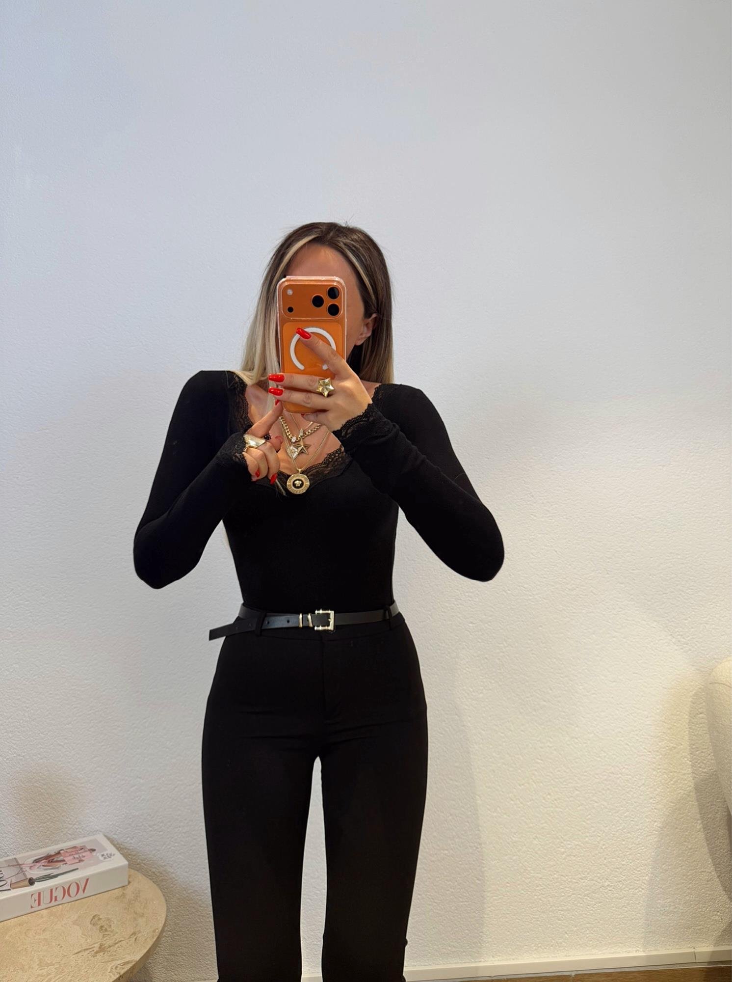 Dantel Detay V Yaka Badi