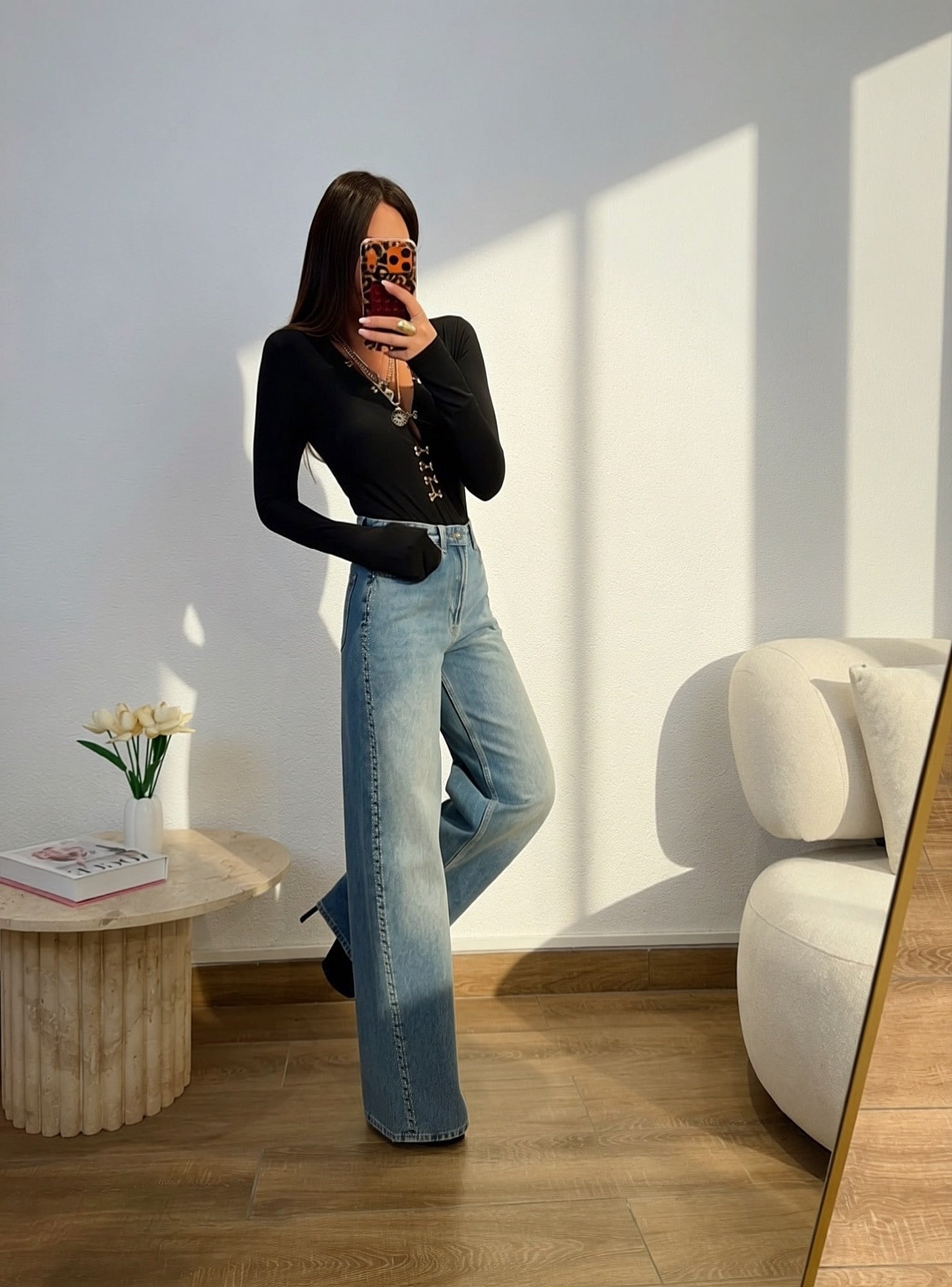 Derin V Agraflı Uzun Kol Siyah Bodysuit