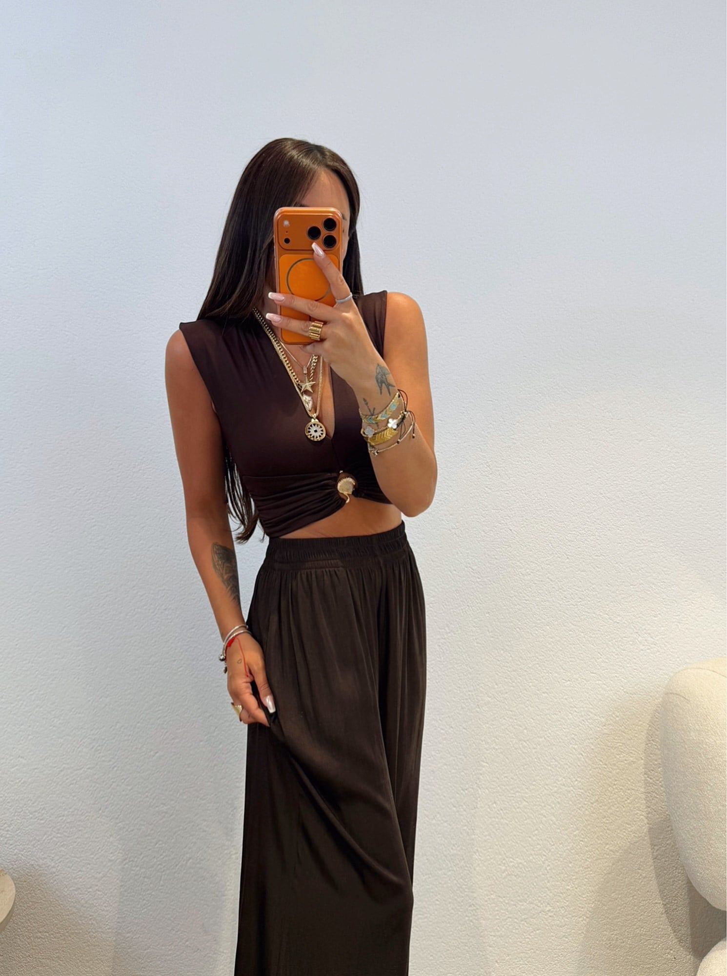 Derin V Gold Aksesuarlı Kahve Crop