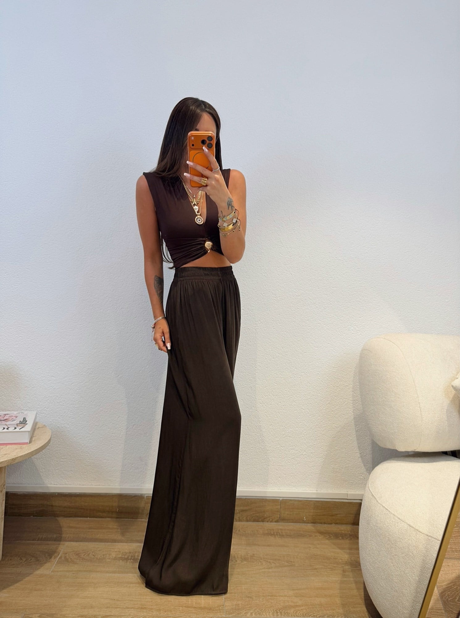 Derin V Gold Aksesuarlı Kahve Crop