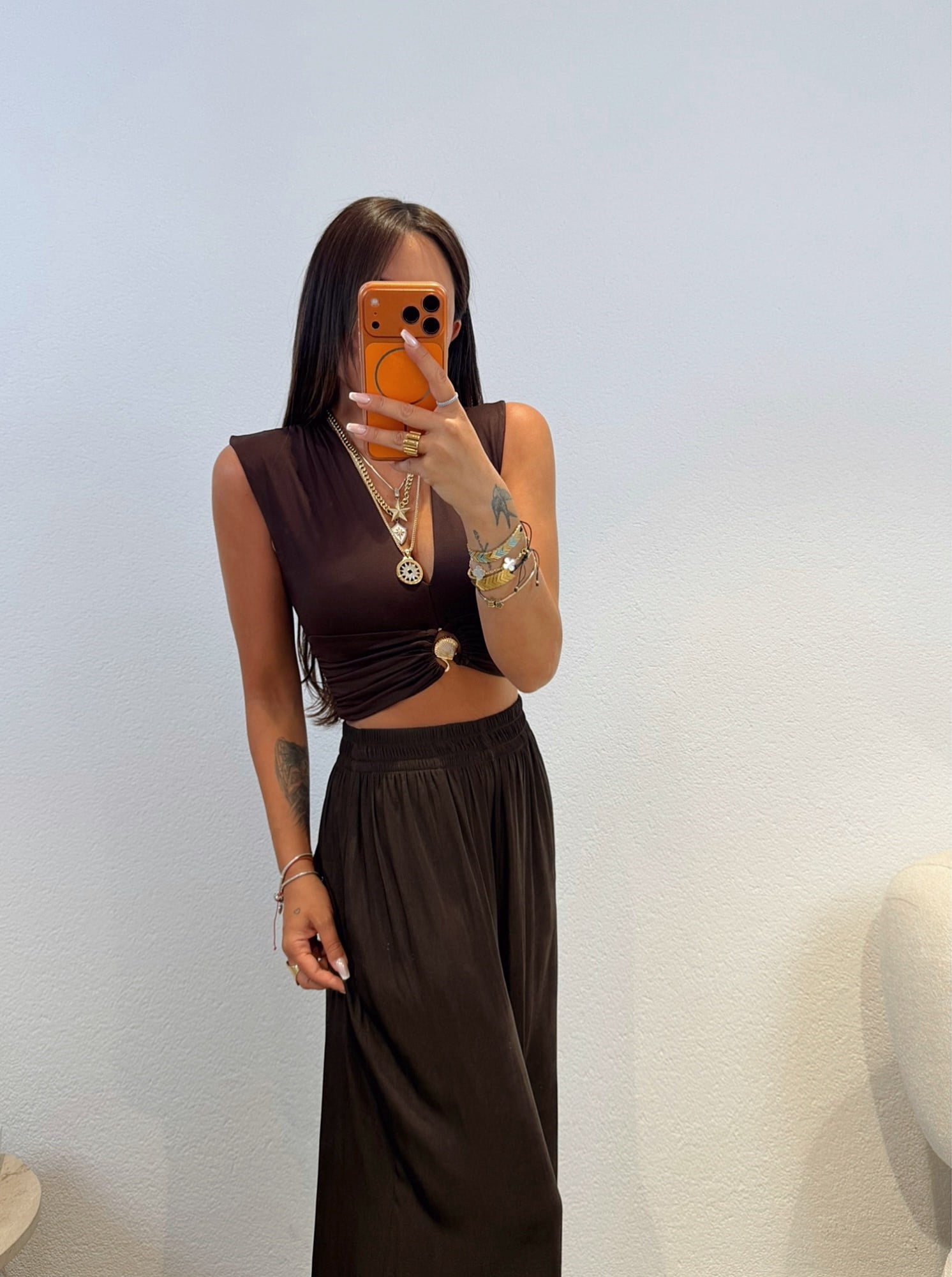 Derin V Gold Aksesuarlı Kahve Crop