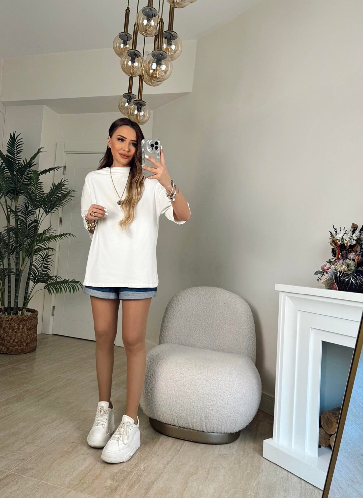 Dik Yaka Duble Kol Oversize Beyaz Basic