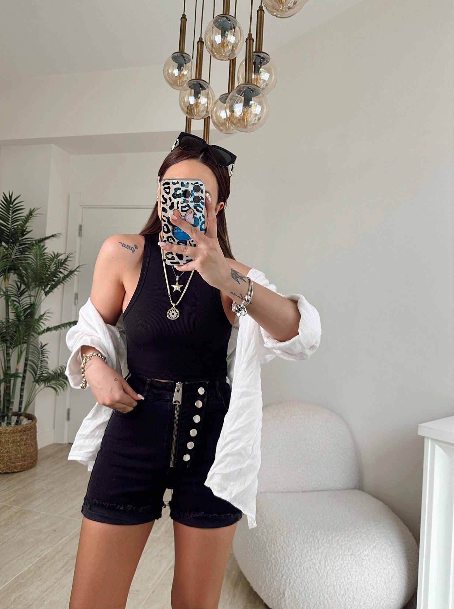 Dilvin Düğme Detay Siyah Mini Jean Şort