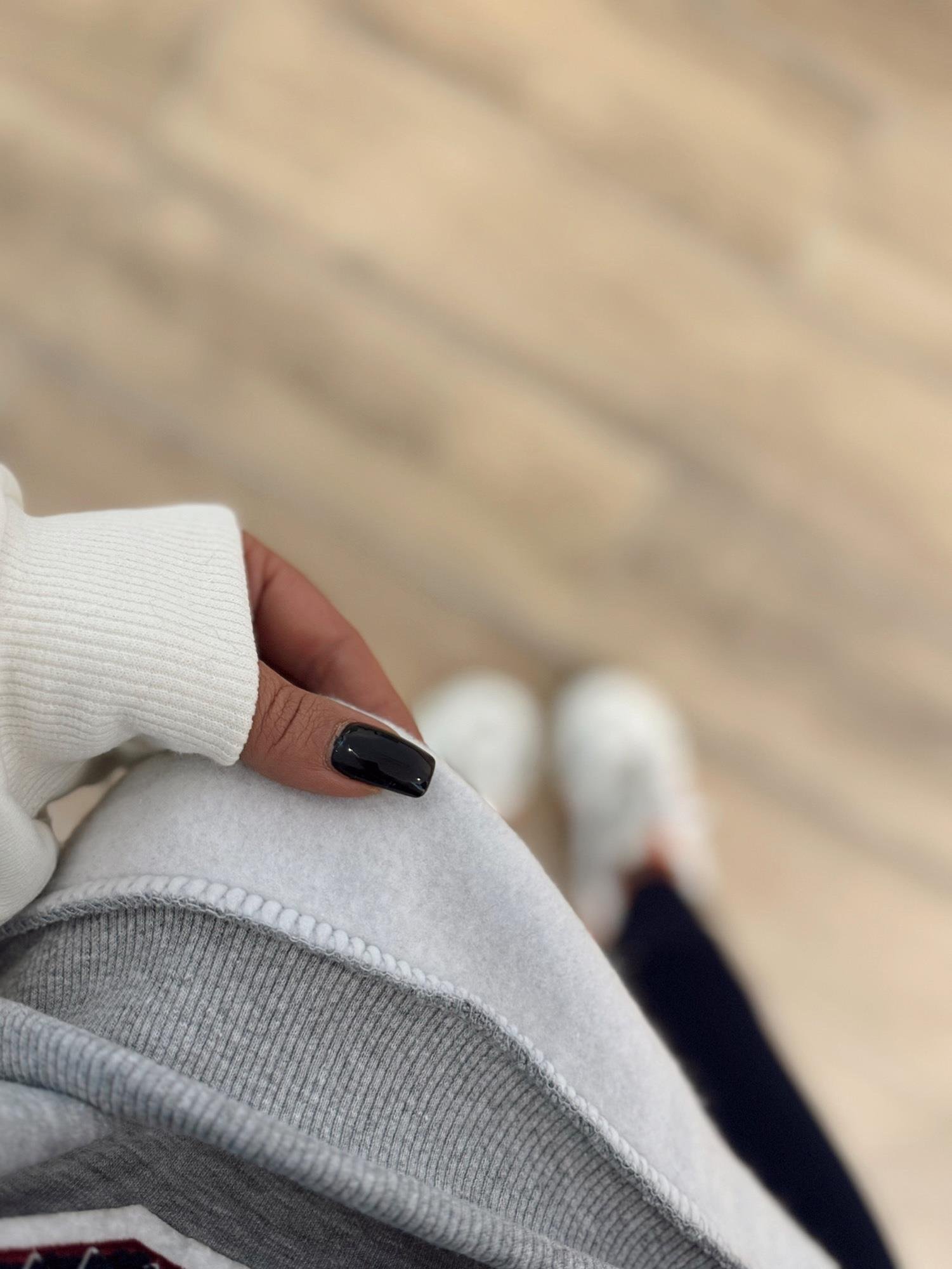 Ekru Kol Detay Şardonlu Gri Sweatshirt