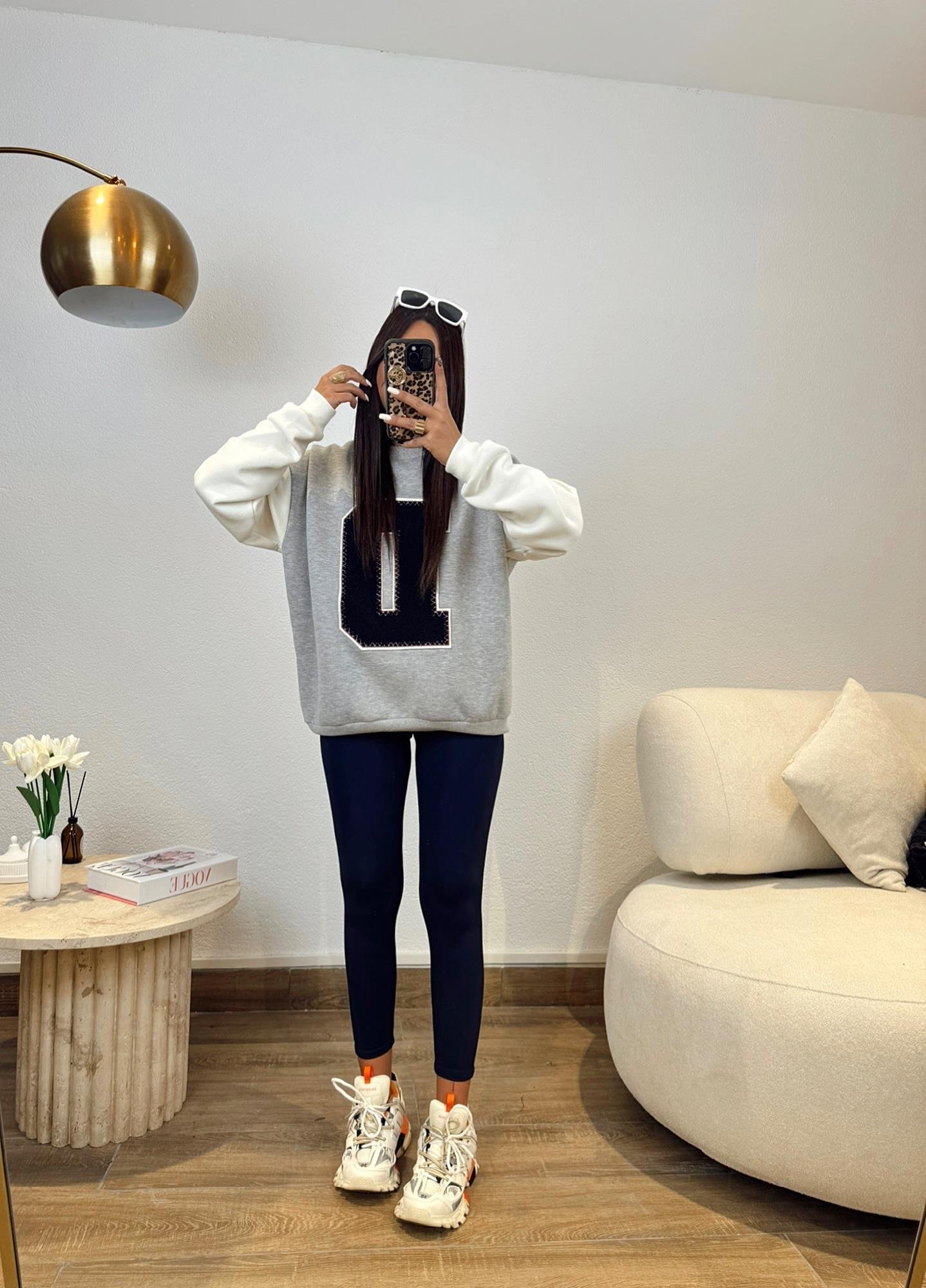Ekru Kol Detay Şardonlu Gri Sweatshirt