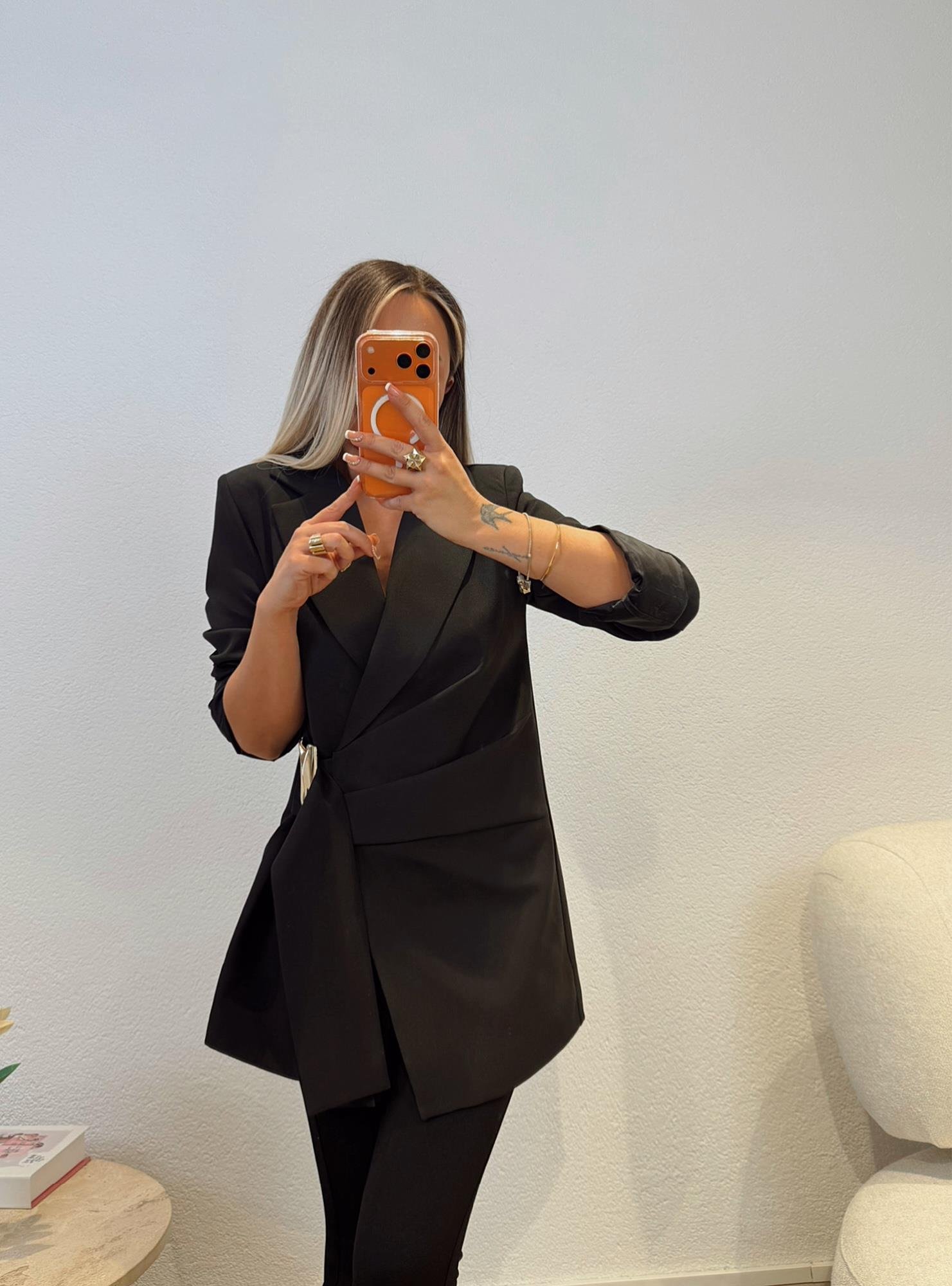 Gold Aksesuarlı Vatkalı Ceket