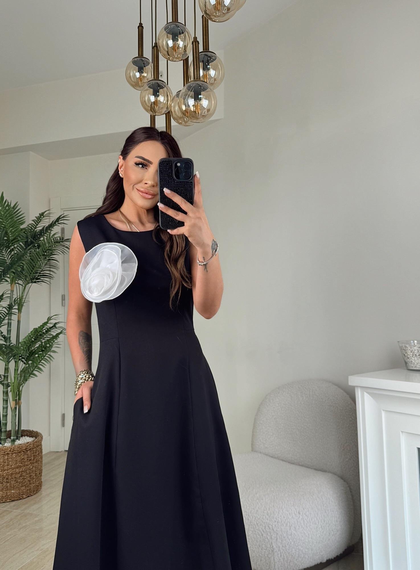 Gül Broşlu Cepli Atlas Kumaş Midi Boy Elbise
