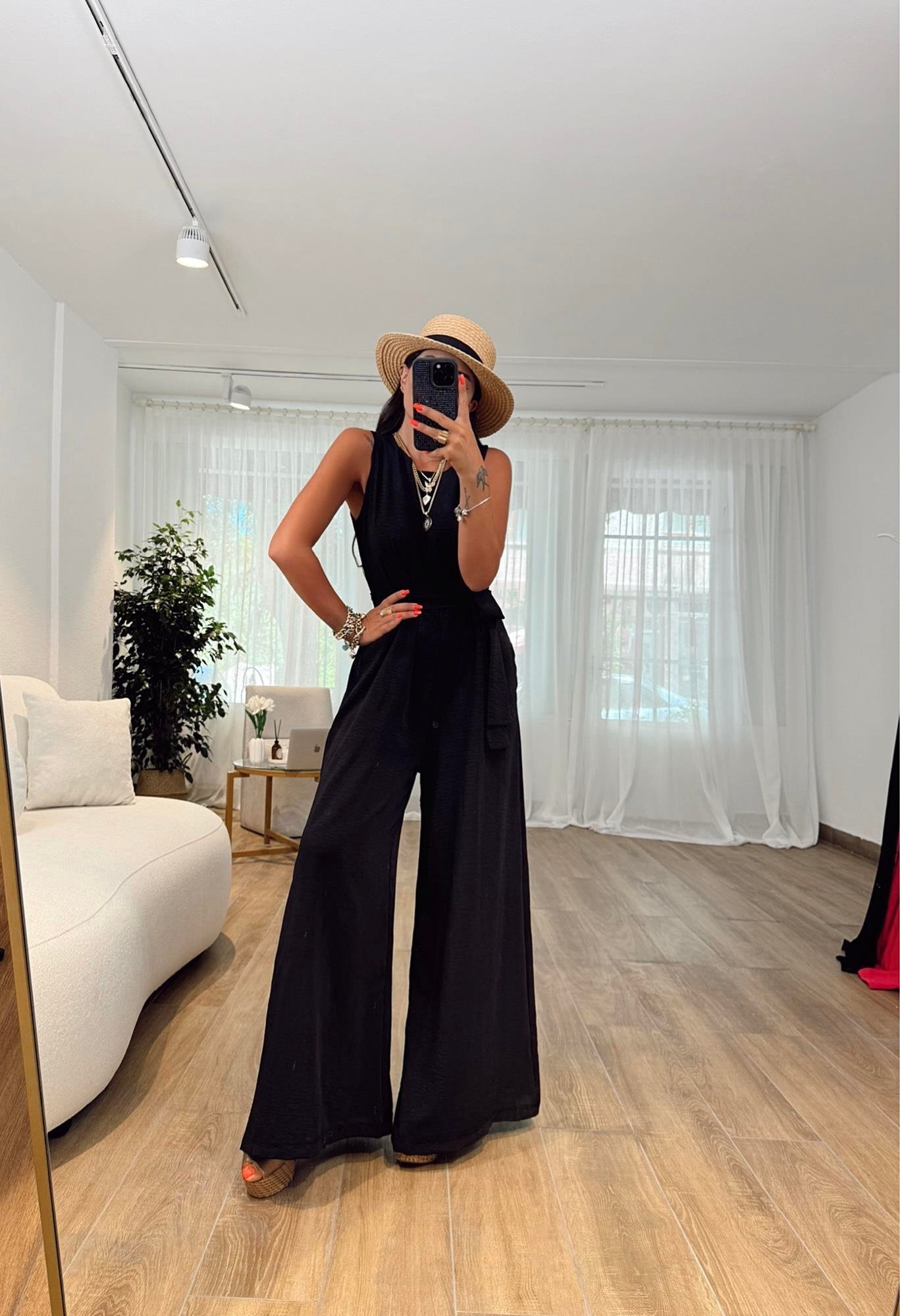 Halter Ayrobin Siyah Kuşaklı Tulum