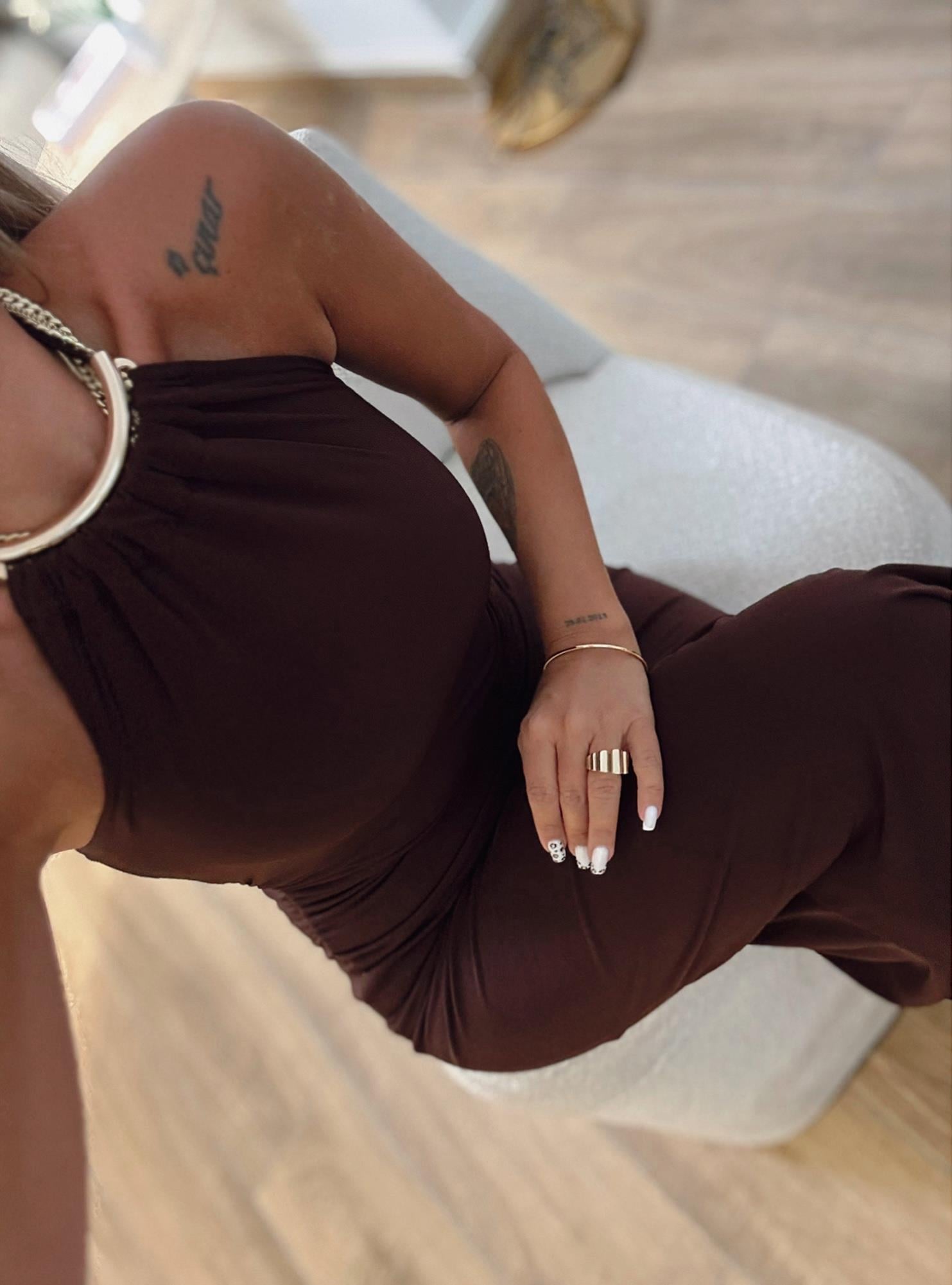 Halter Yaka Aksesuar Kahve Midi Boy Elbise