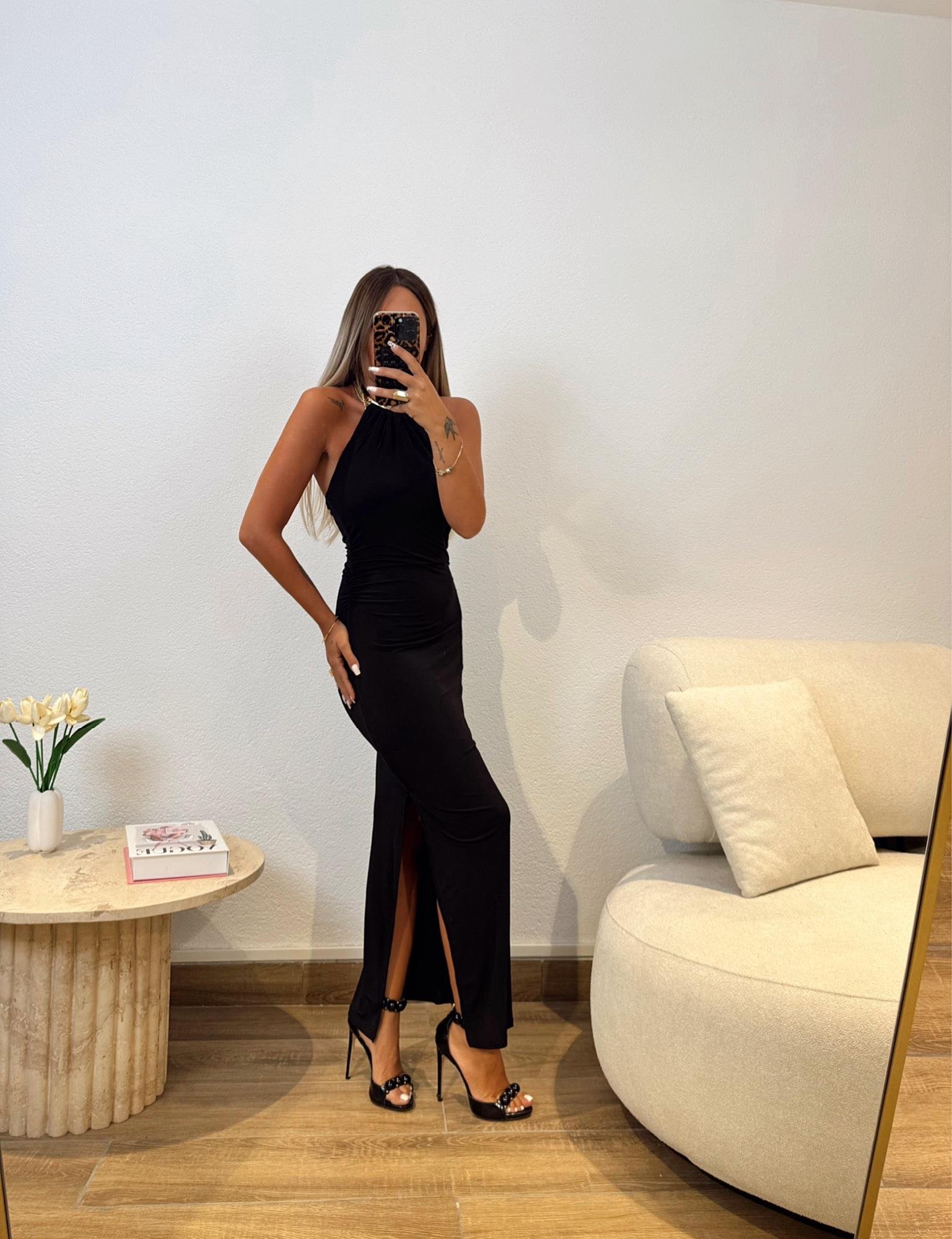 Halter Yaka Aksesuar Siyah Midi Boy Elbise