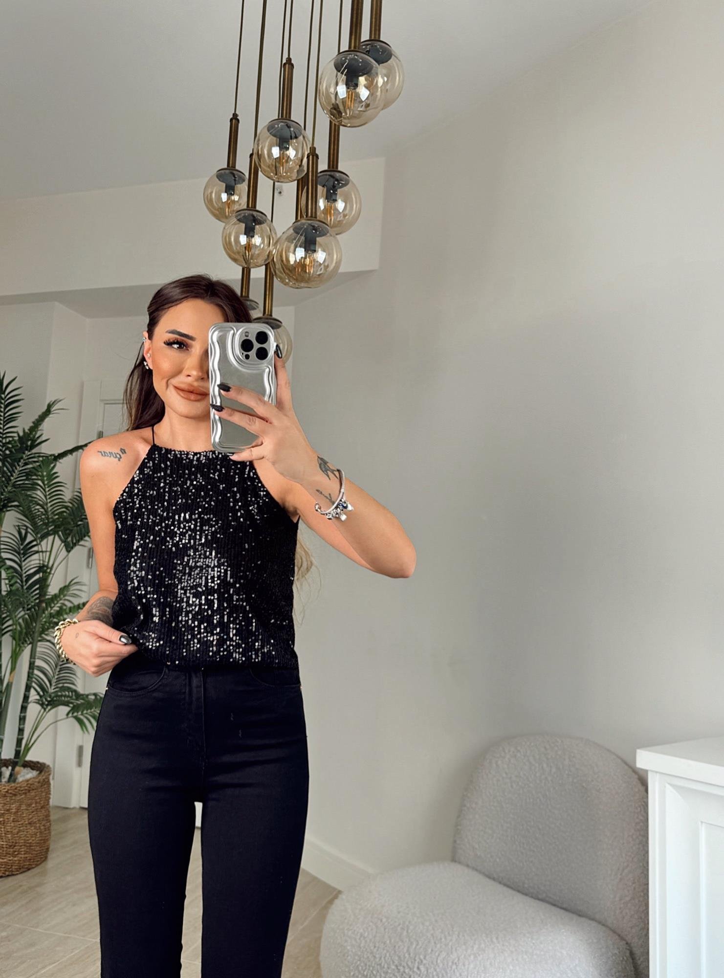 Halter Yaka Dökümlü Payet Bluz