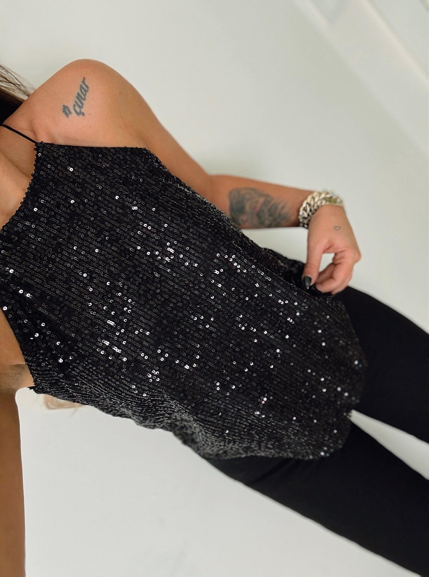 Halter Yaka Dökümlü Payet Bluz