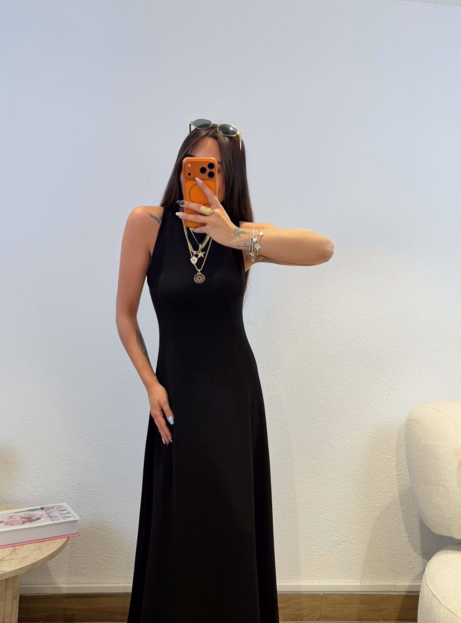 Halter Yaka İki Yanı Yırtmaçlı Siyah Midi Boy Elbise
