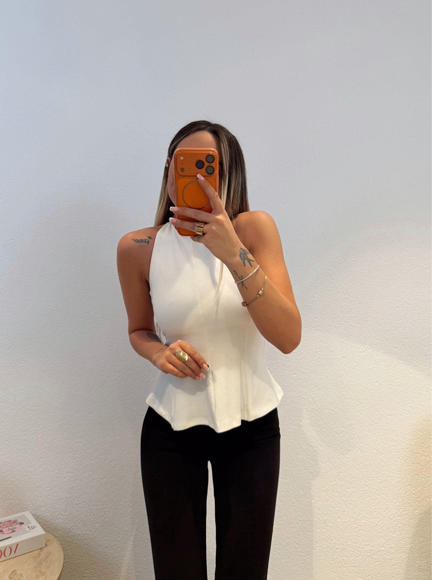 Halter Yaka Kolsuz Volanlı Ekru Bluz