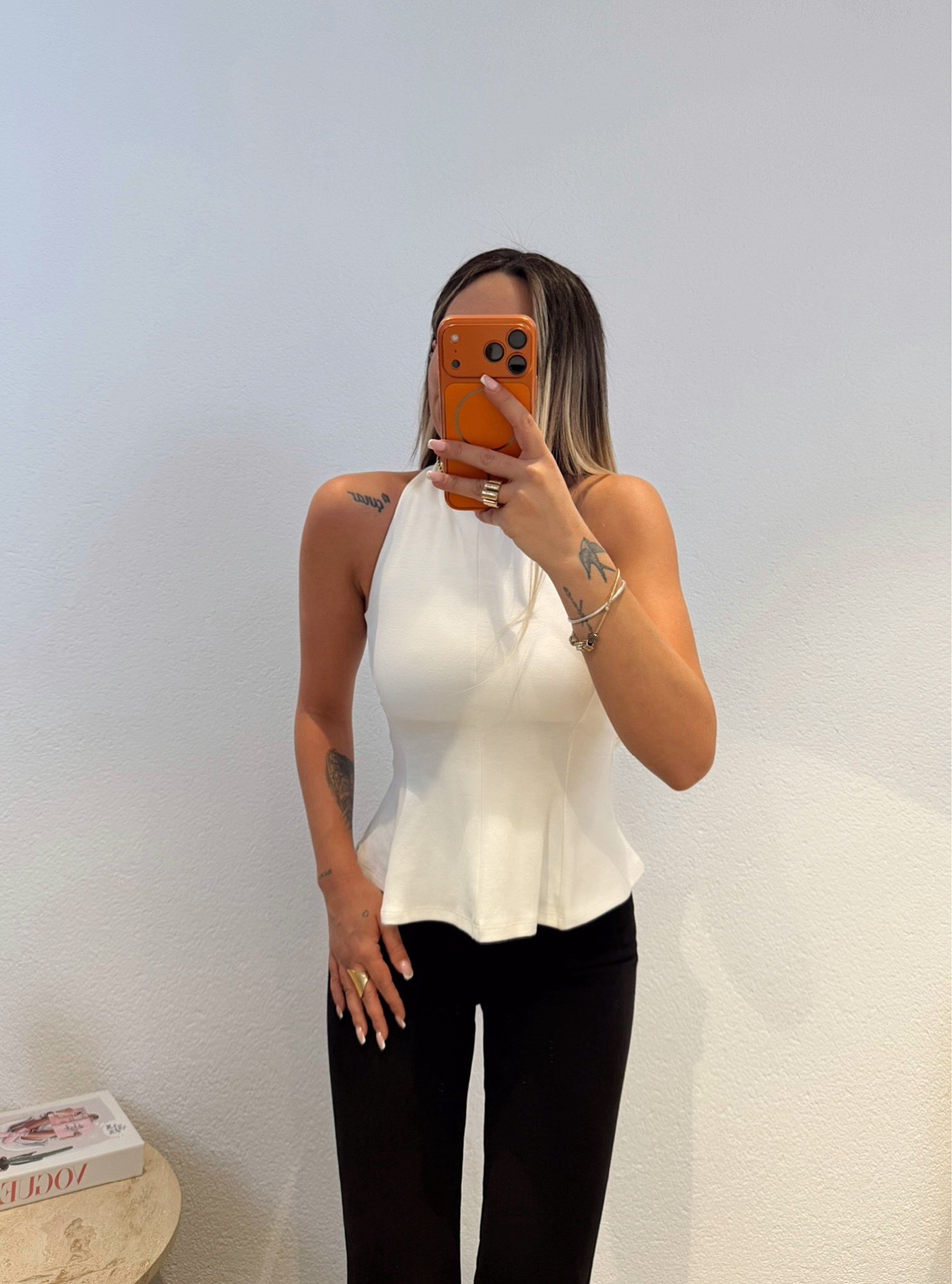 Halter Yaka Kolsuz Volanlı Ekru Bluz