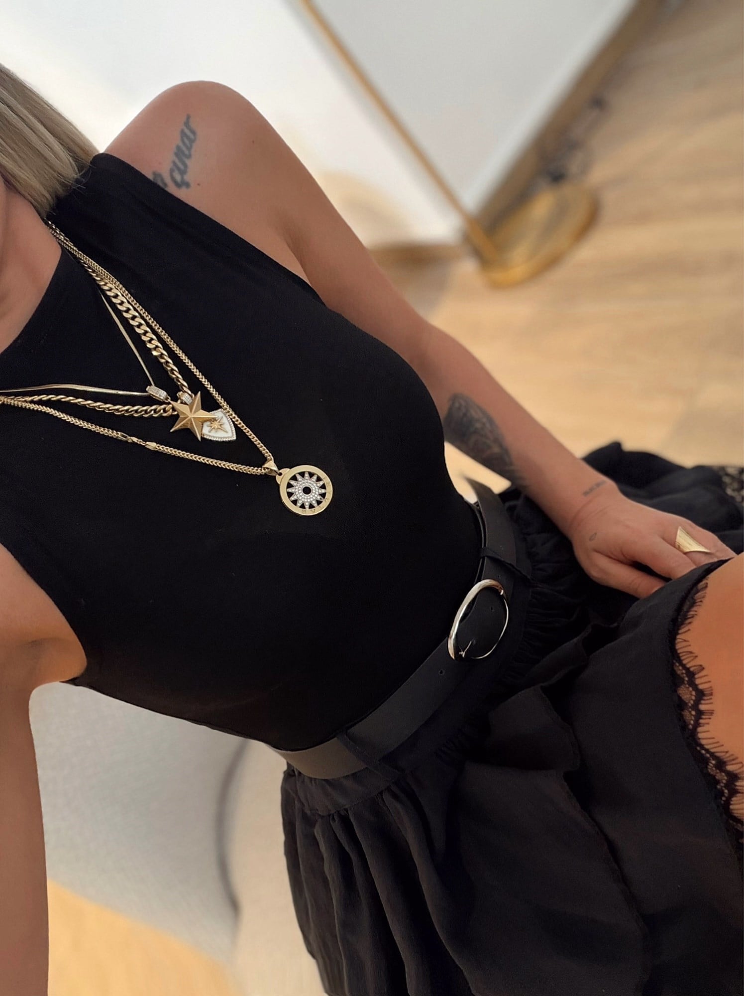 Halter Yaka Siyah Kaşmir Crop